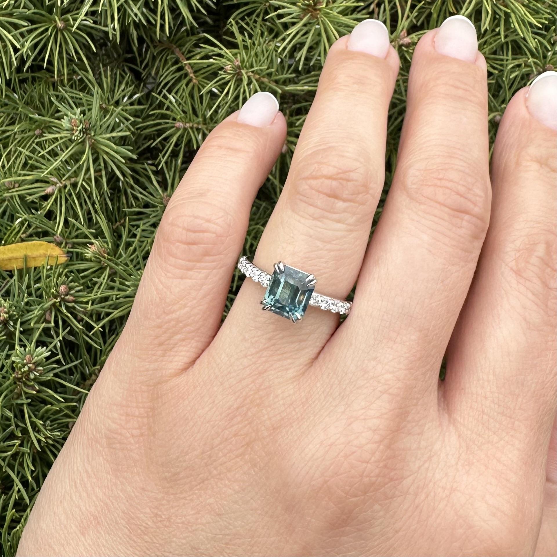 New Platinum Classic GIA 4.03ctw No Heat Green Blue Sapphire Diamond Ring in vendita 11