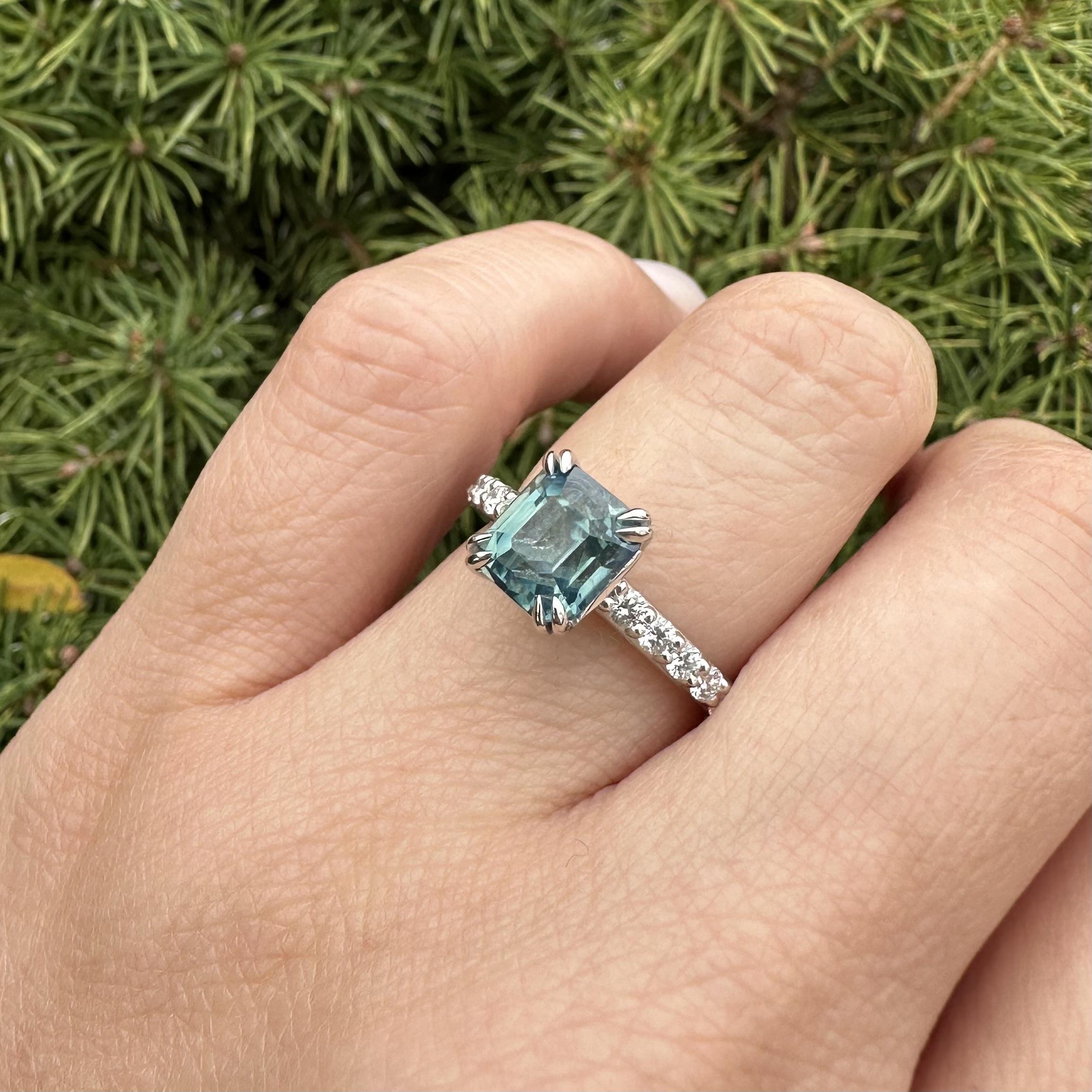 New Platinum Classic GIA 4.03ctw No Heat Green Blue Sapphire Diamond Ring in vendita 12