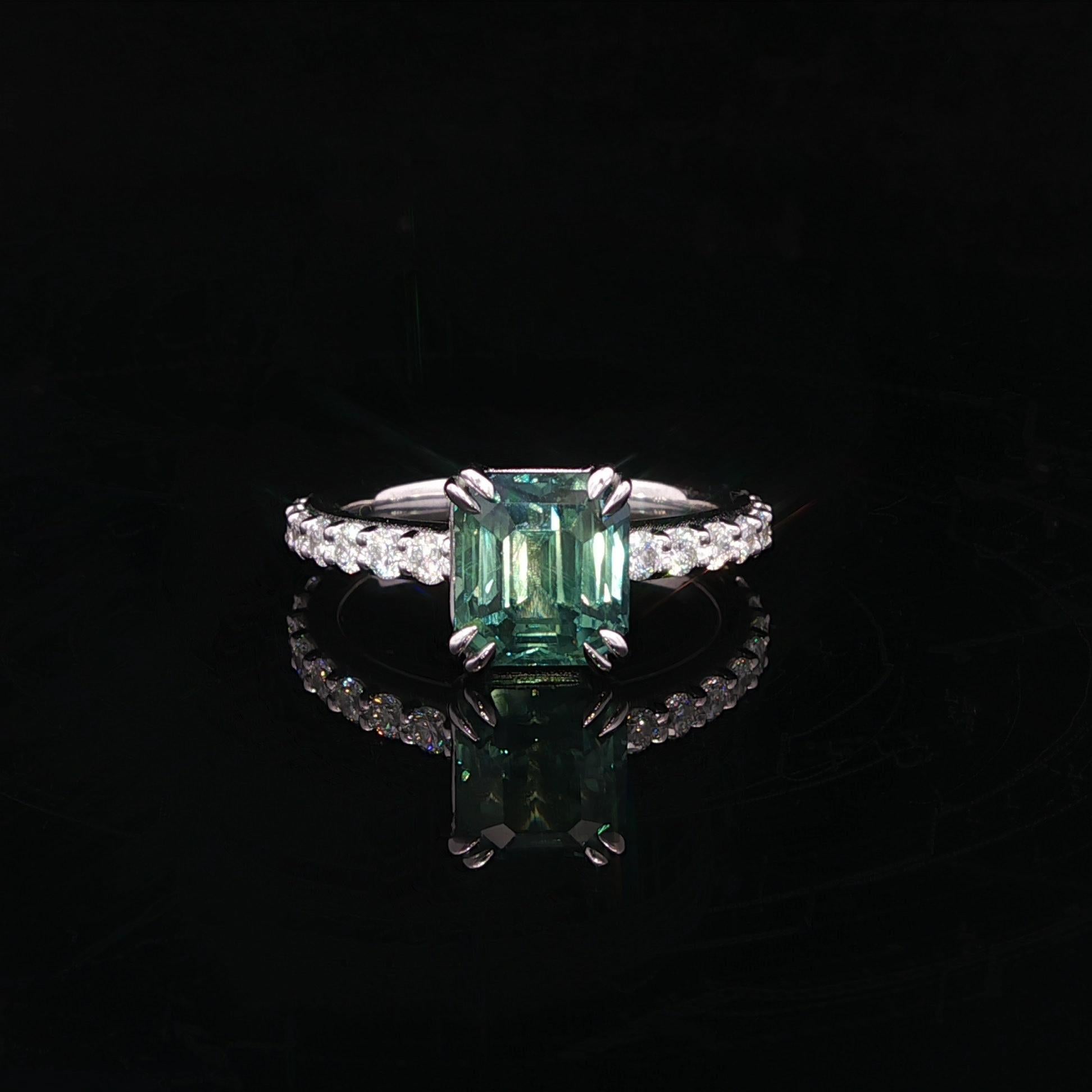 New Platinum Classic GIA 4.03ctw No Heat Green Blue Sapphire Diamond Ring in vendita 3