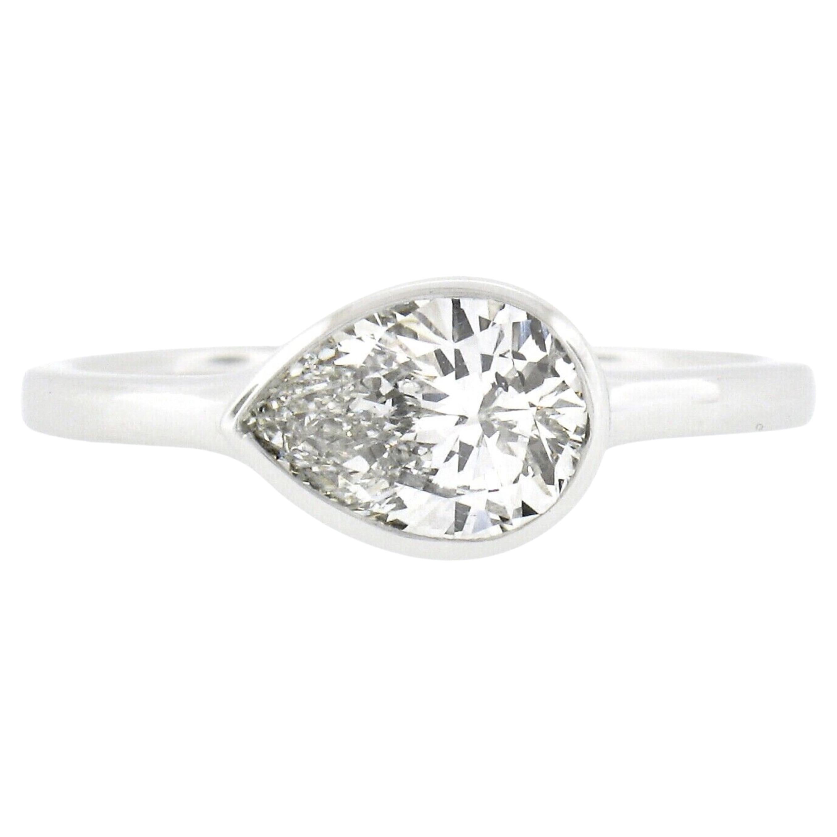 Bague de fiançailles solitaire en platine avec diamants taille poire de 1,06 carat certifiés GIA et lunette latérale, neuve