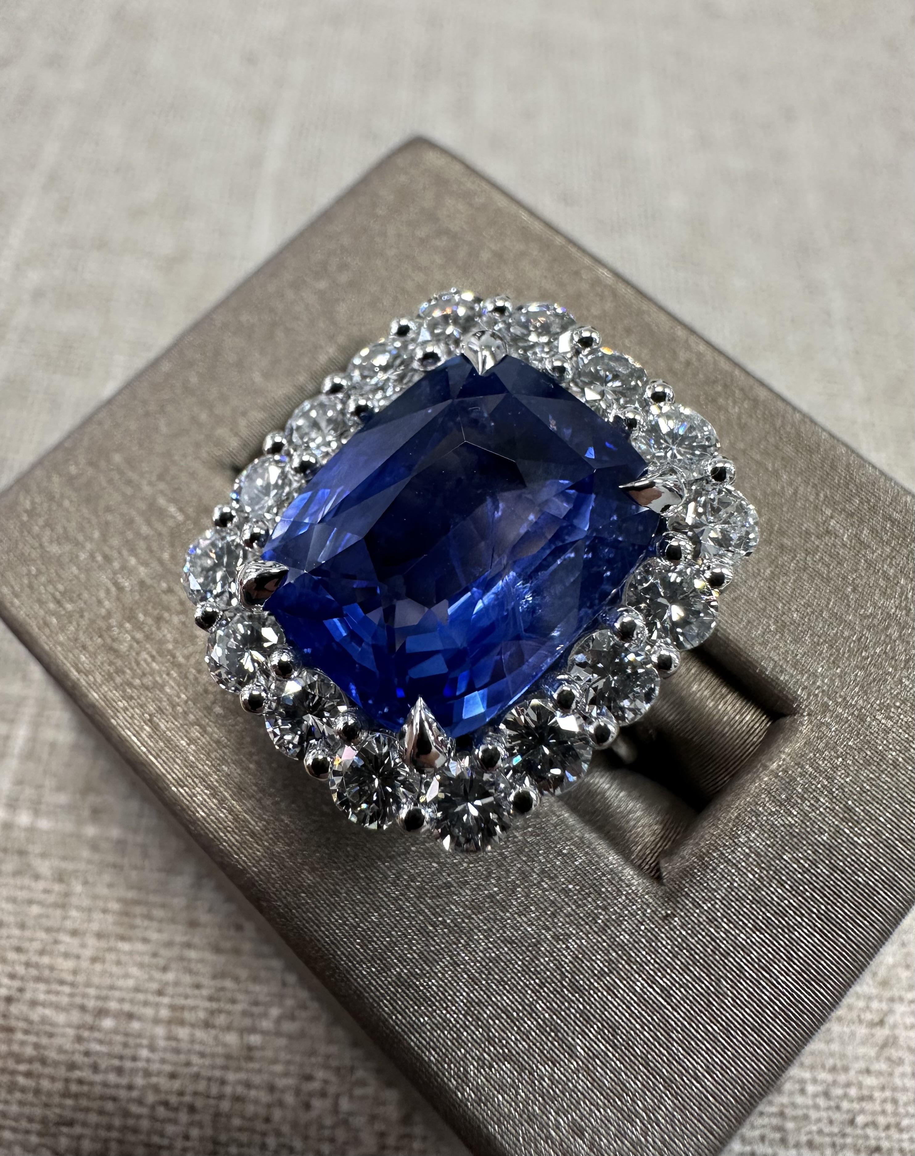 New Platinum GIA 10.96ct No Heat Ceylon Sapphire Diamond Halo Substantial Ring For Sale 11