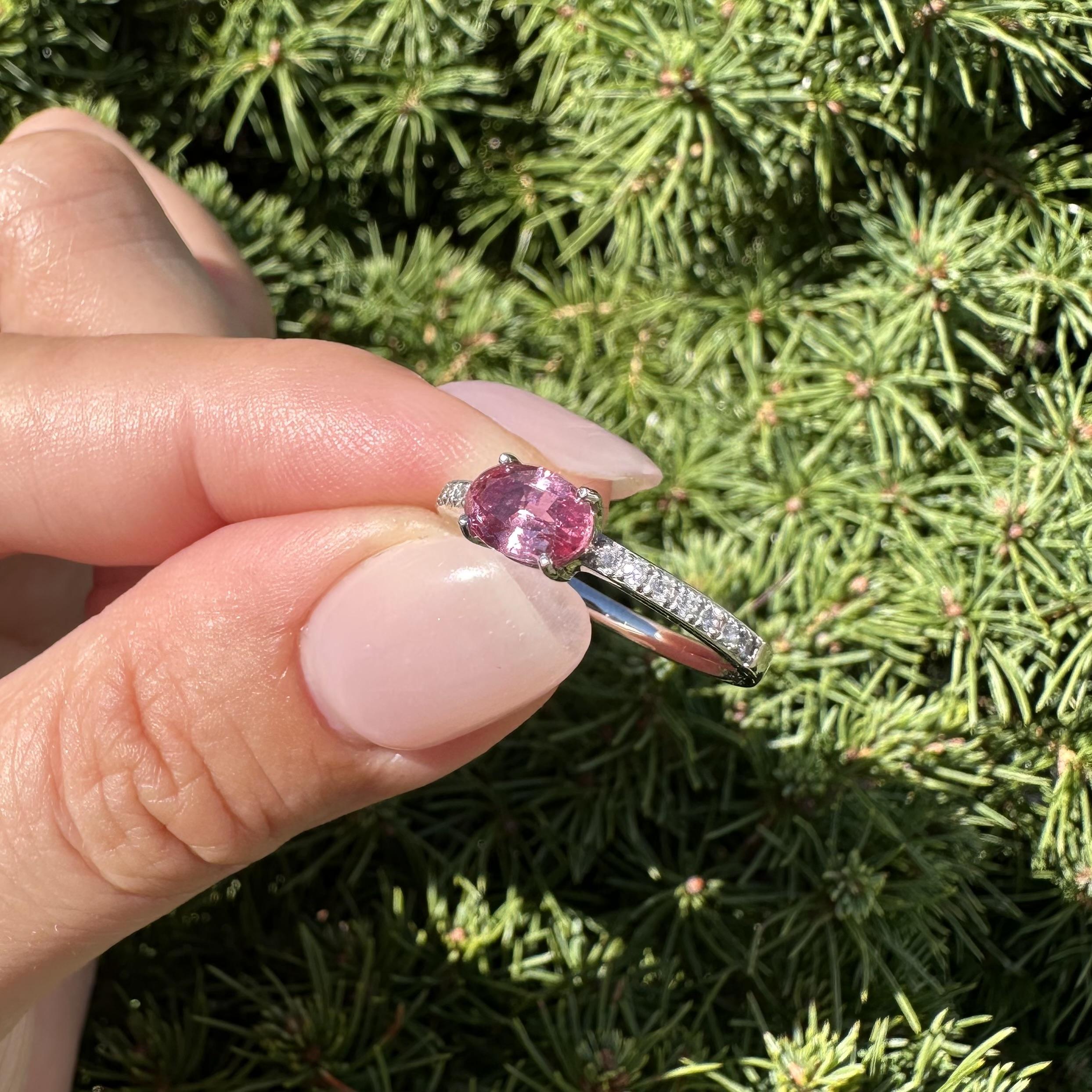 Nuevo Anillo de Platino GIA 1.14ct Ovalado Zafiro Rosa Diamante Banda Sideway Este Oeste en venta 9