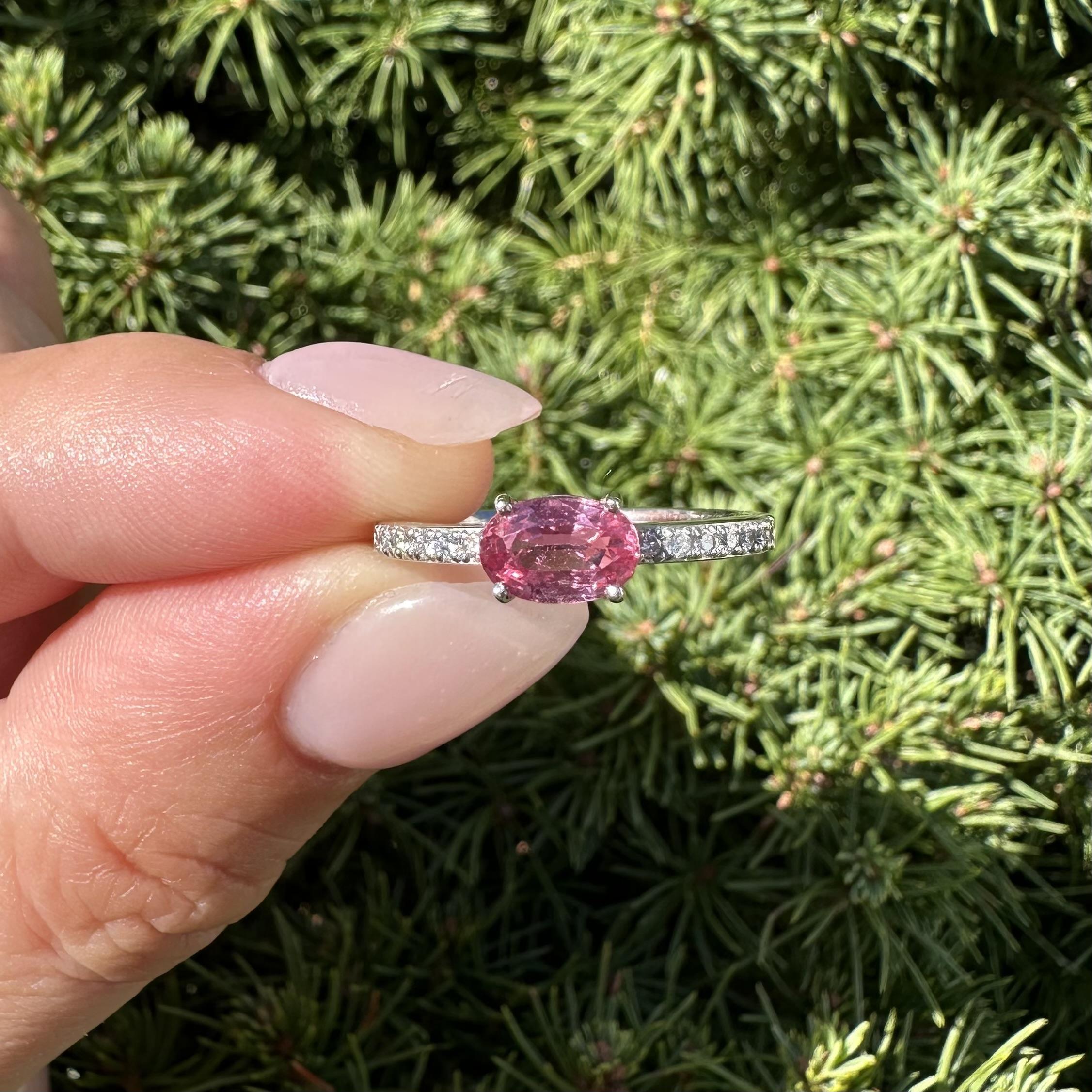 Nuevo Anillo de Platino GIA 1.14ct Ovalado Zafiro Rosa Diamante Banda Sideway Este Oeste en venta 10