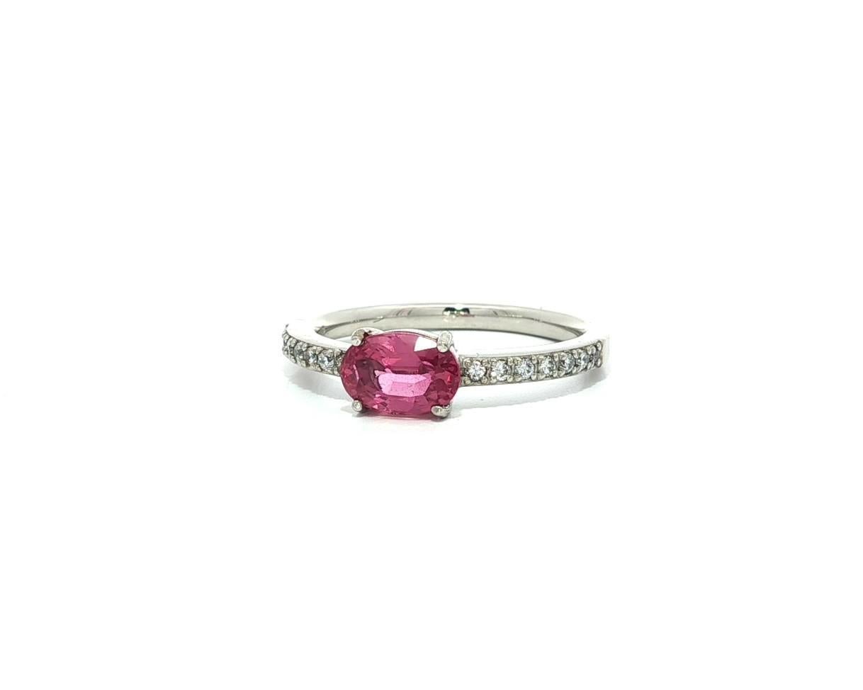 Nuevo Anillo de Platino GIA 1.14ct Ovalado Zafiro Rosa Diamante Banda Sideway Este Oeste Corte brillante en venta