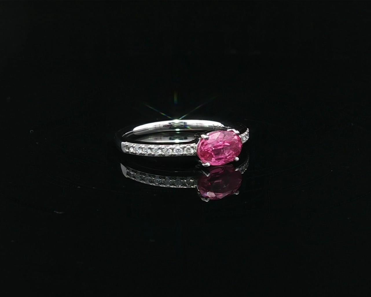 Nuevo Anillo de Platino GIA 1.14ct Ovalado Zafiro Rosa Diamante Banda Sideway Este Oeste en venta 3