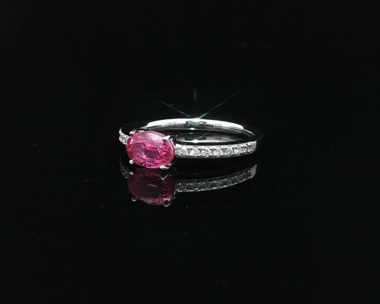 Nuevo Anillo de Platino GIA 1.14ct Ovalado Zafiro Rosa Diamante Banda Sideway Este Oeste en venta 4