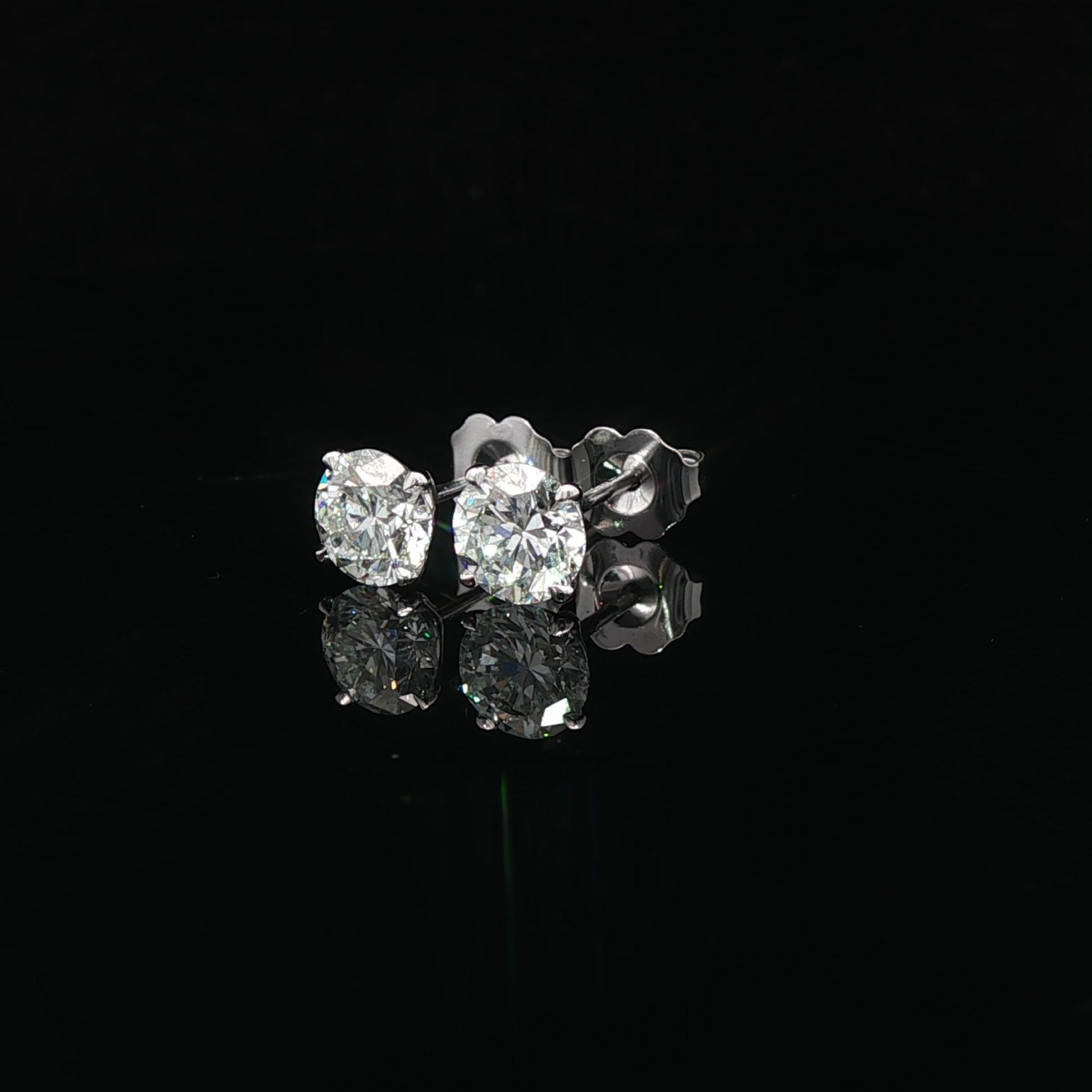 Nuovi orecchini in platino GIA 1,60ctw G VVS2 Round 4 Prong Martini In condizioni Nuovo in vendita a Montclair, NJ