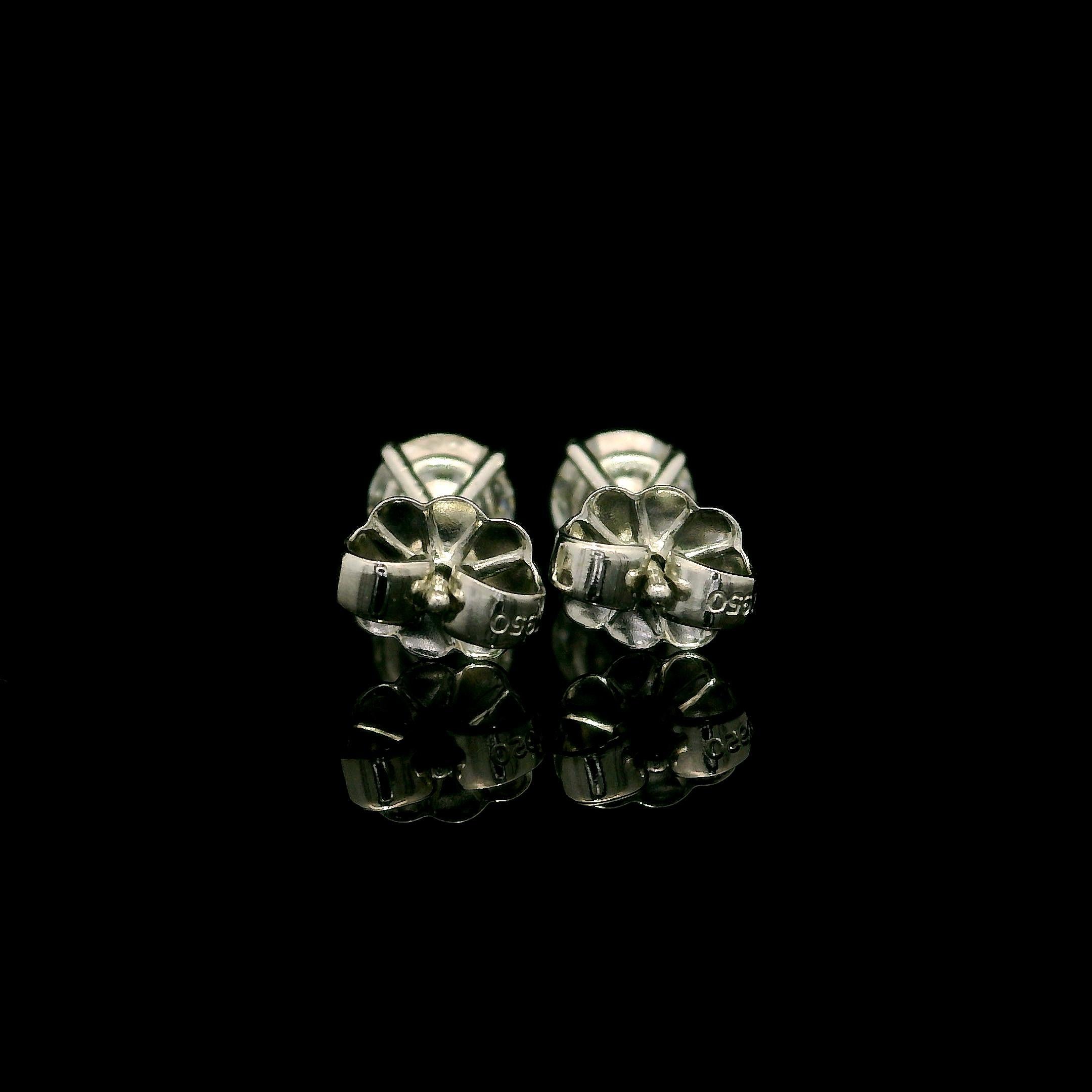New Platinum Gia D if 0.90ctw Round Martini Diamond Classic Stud Earrings 2