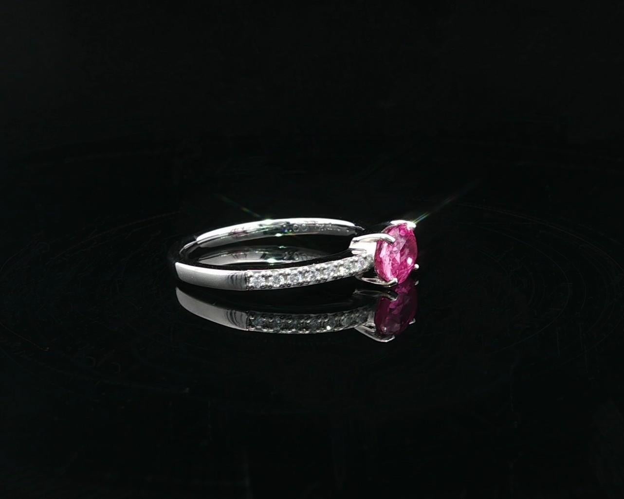 Nuovo anello in platino GIA con zaffiro rosa ovale e diamanti, dainty impilabile in vendita 7