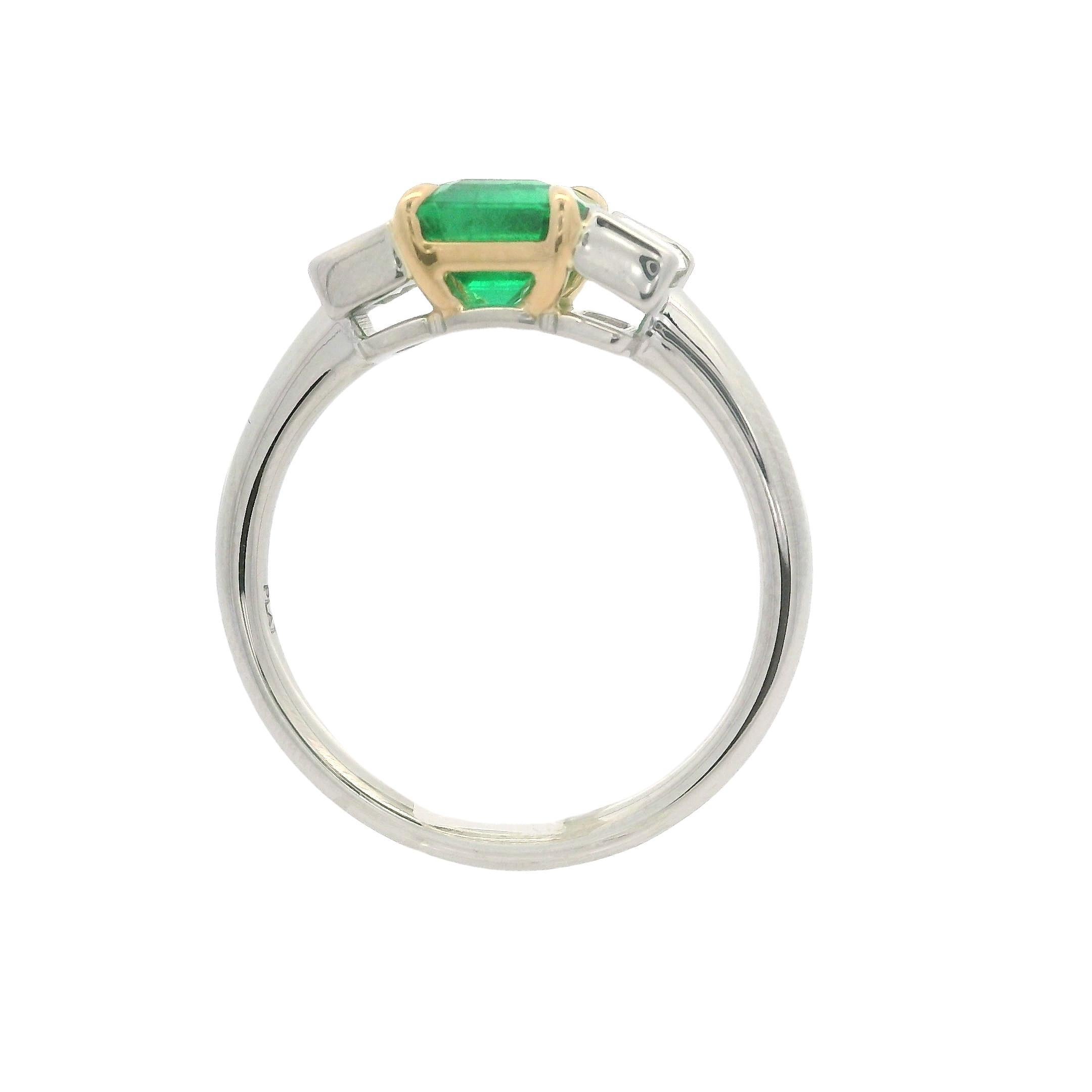 New Platinum & Gold High Quality GIA 1.68ctw Emerald Diamond Classic Ring For Sale 1