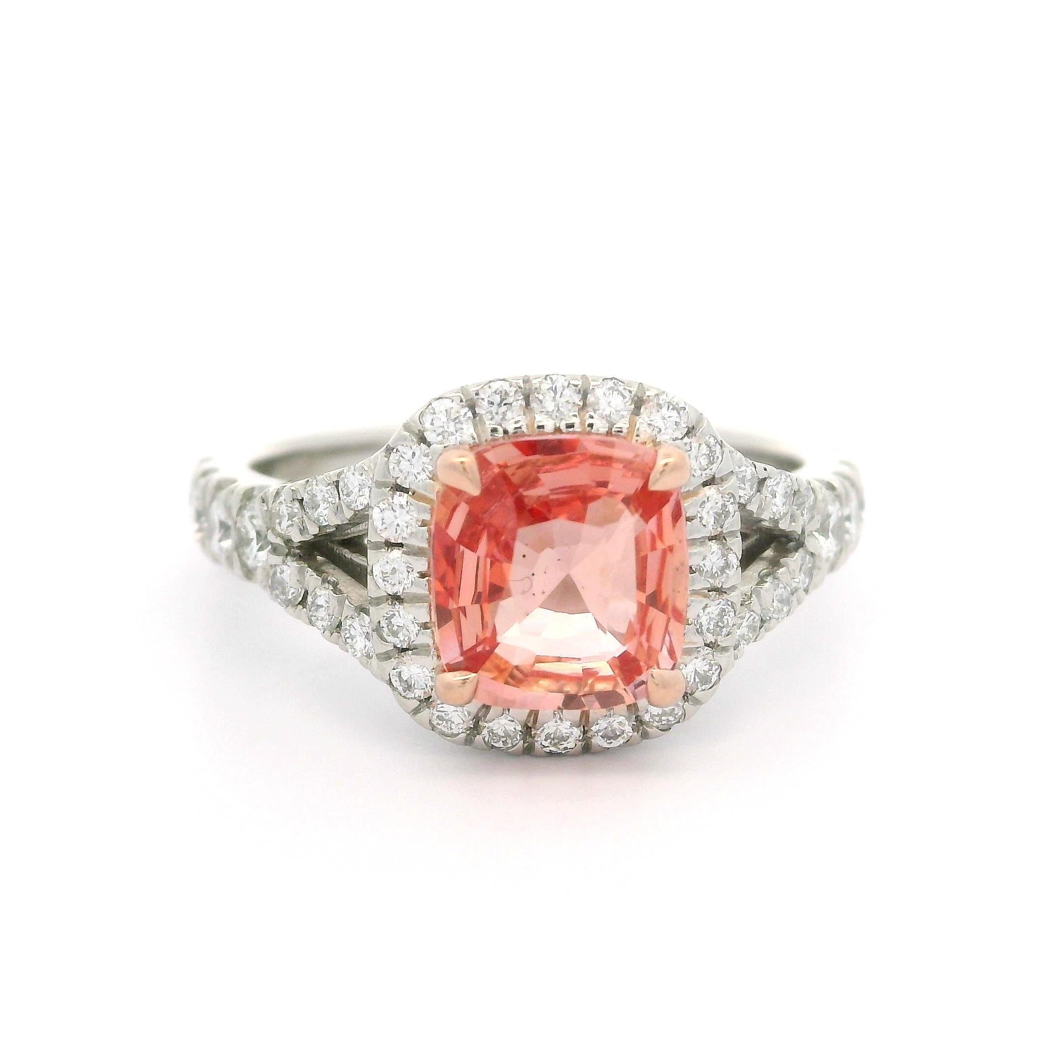 Neuer Platin Roségold GIA 2,31ctw Ring ohne Hitze Padparadscha Saphir & Diamant (Kissenschliff)