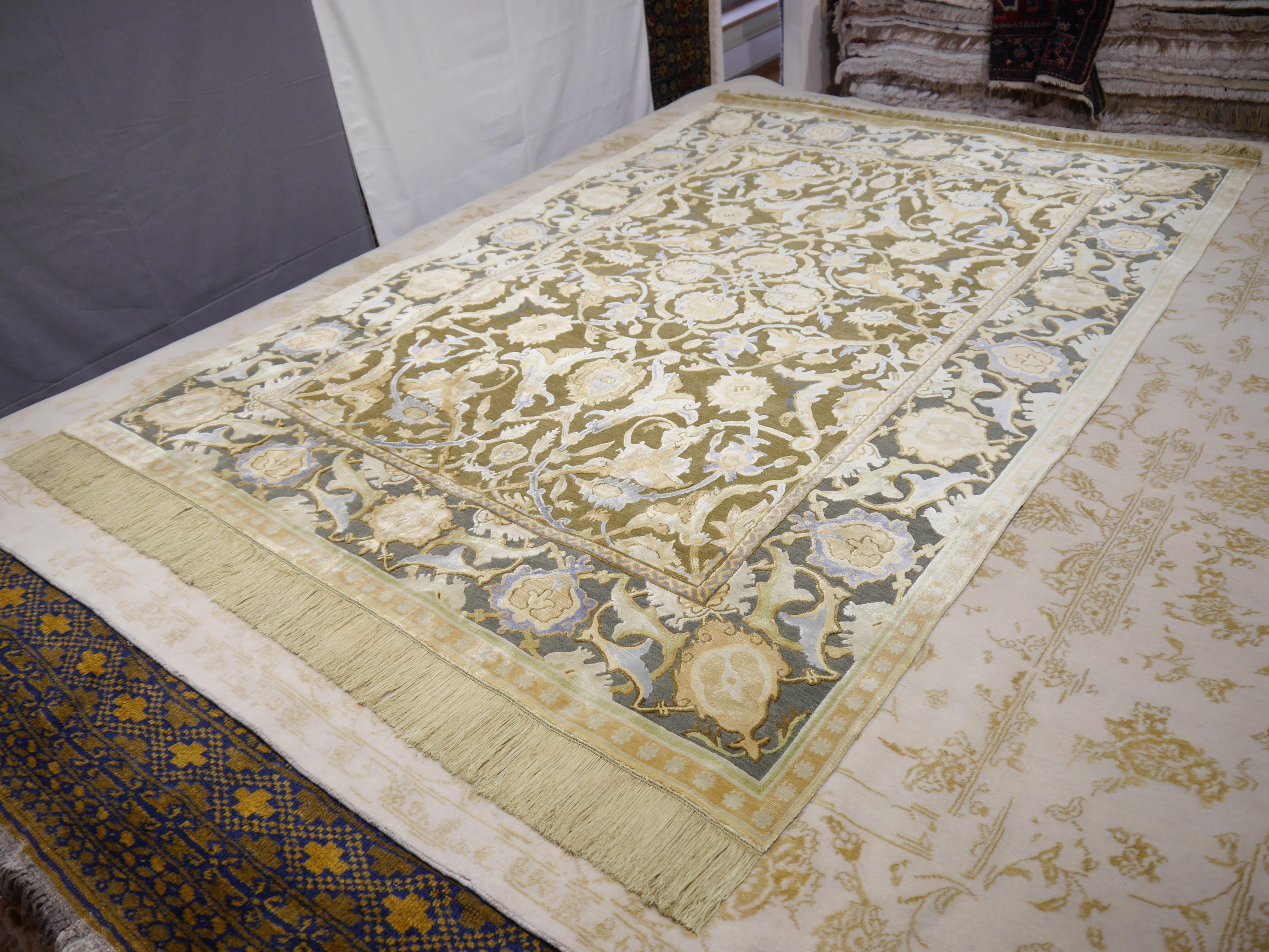New Polonaise Rug Silk and Wool Antique Isfahan Design Bespoke Sizes In New Condition In Lohr, Bavaria, DE