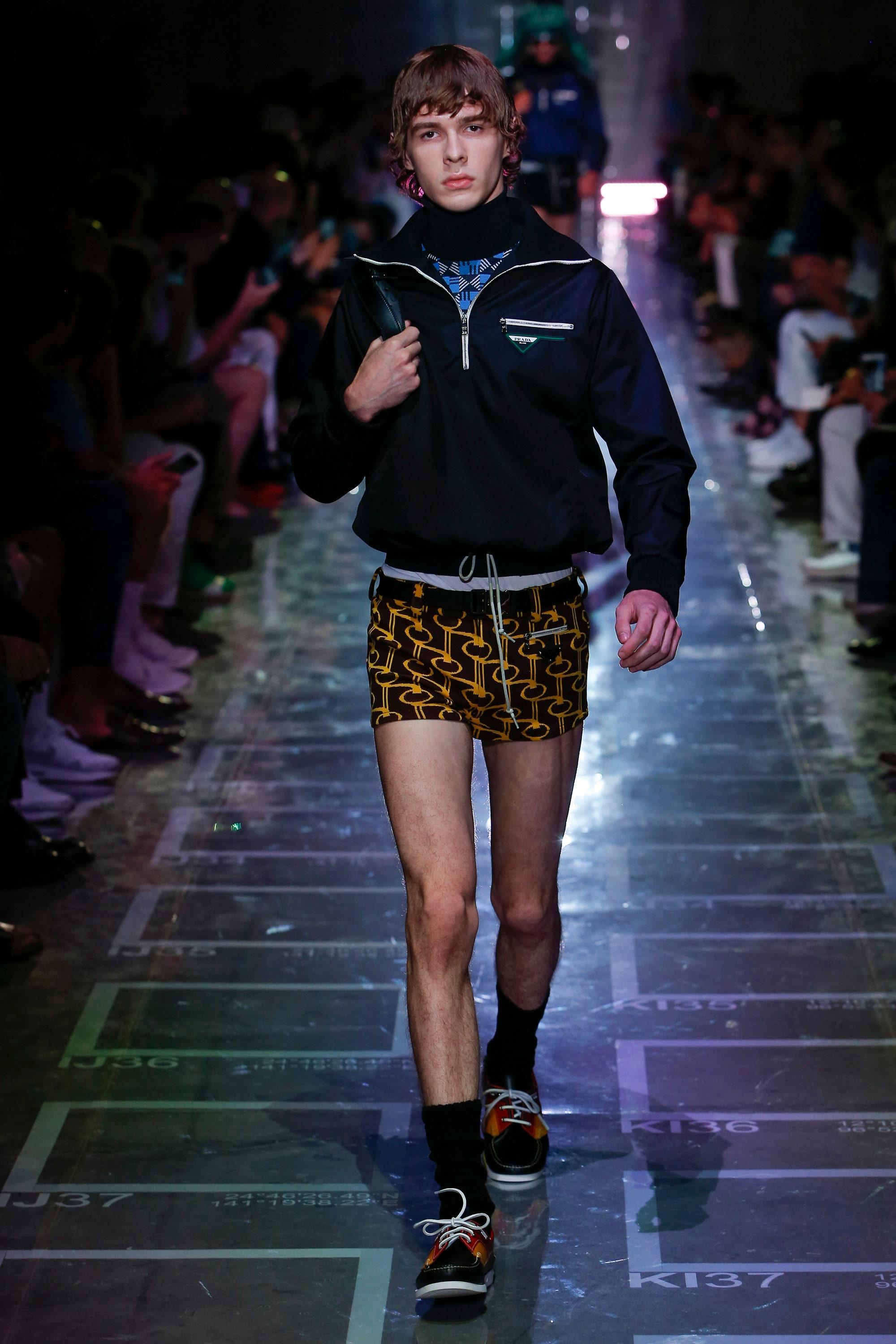 Nero nuovo PRADA 2019 Runway nero triangolo gomma logo mezza zip pullover giacca XXL