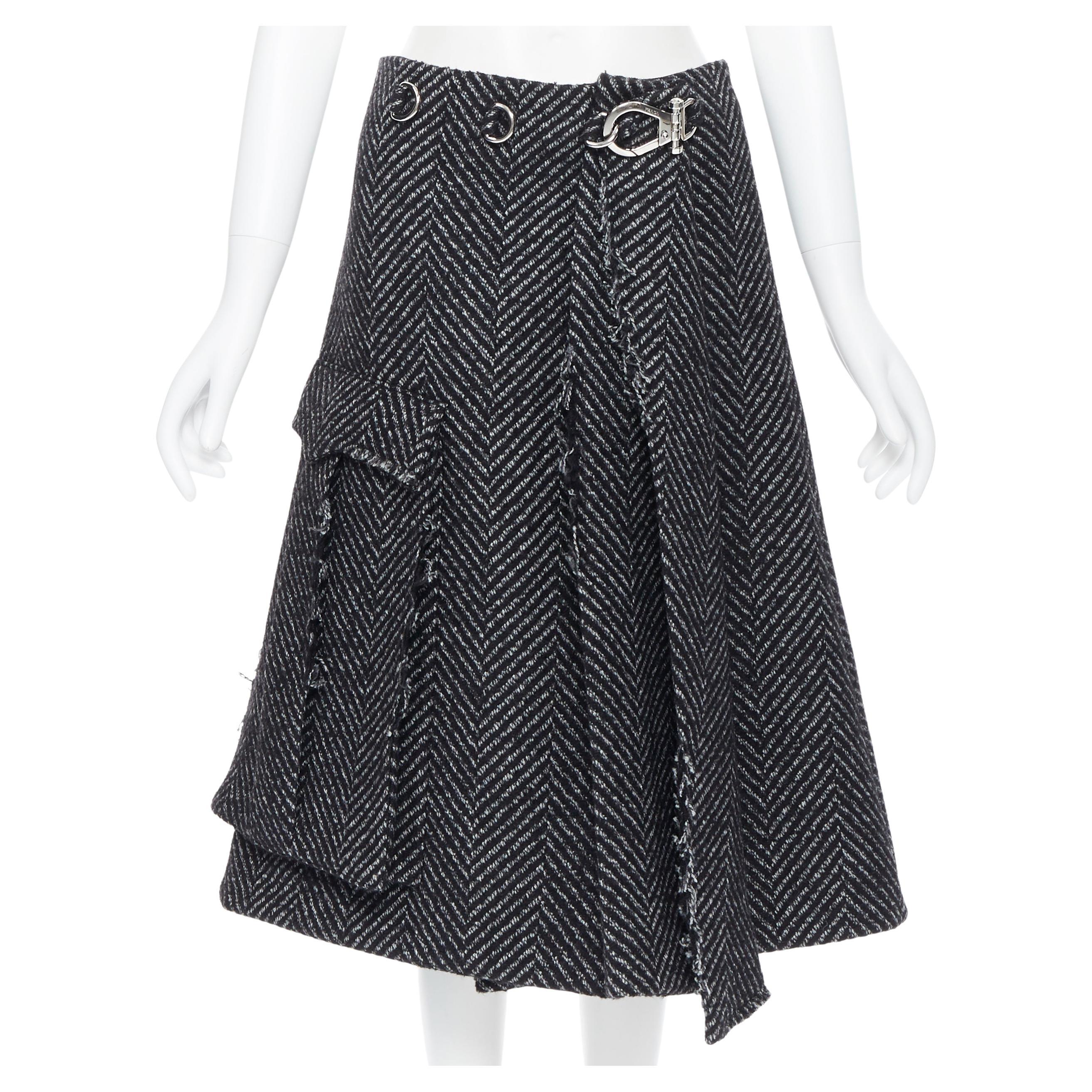 new PRADA 2019 Runway grey chevon wool tweed frayed metal clasp skirt IT38 XS