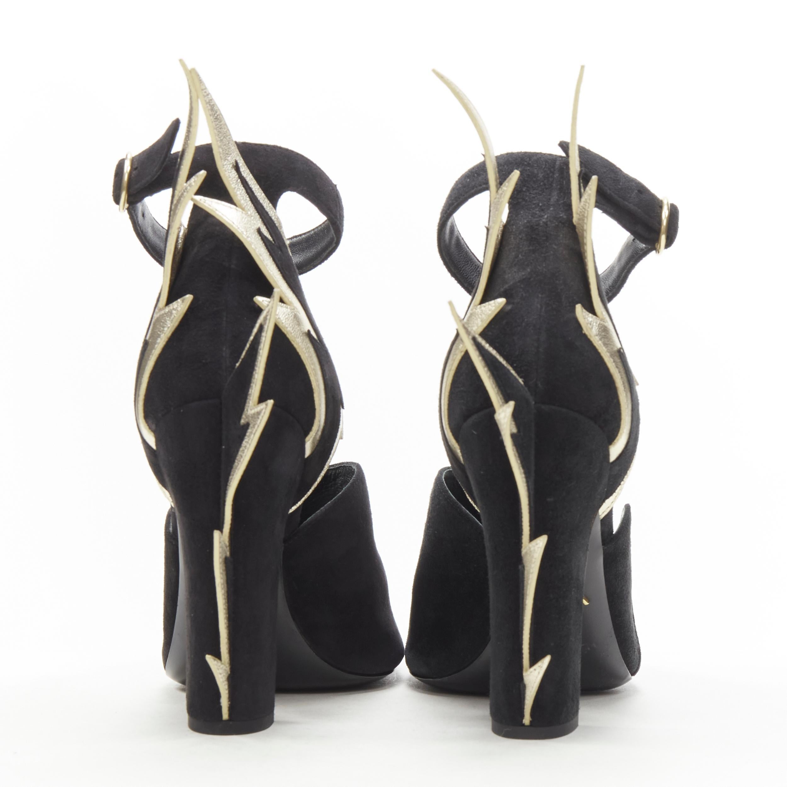 PRADA - Chaussures de défilé à talons épais en daim noir métallisé doré EU37, neuves, 2019 Pour femmes en vente