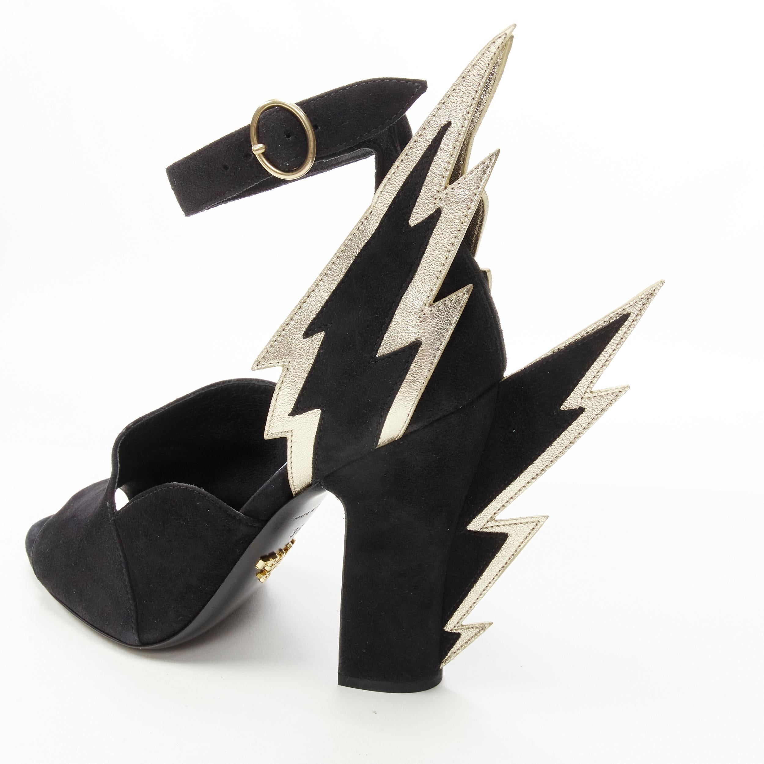 PRADA - Chaussures de défilé à talons épais en daim noir métallisé doré EU37, neuves, 2019 en vente 3