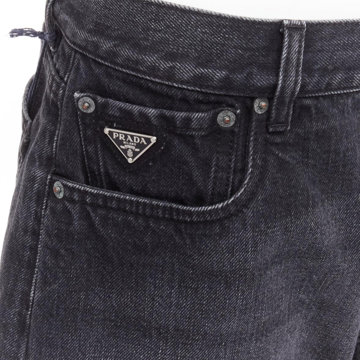 new PRADA 2023 Symbole triangle logo grey washed denim high waist wide short shorts S
Reference: TGAS/D00590
Brand: Prada
Designer: Miuccia Prada
Collection: Symbole
Material: Cotton
Color: Grey
Pattern: Solid
Closure: Button Fly
Made in: