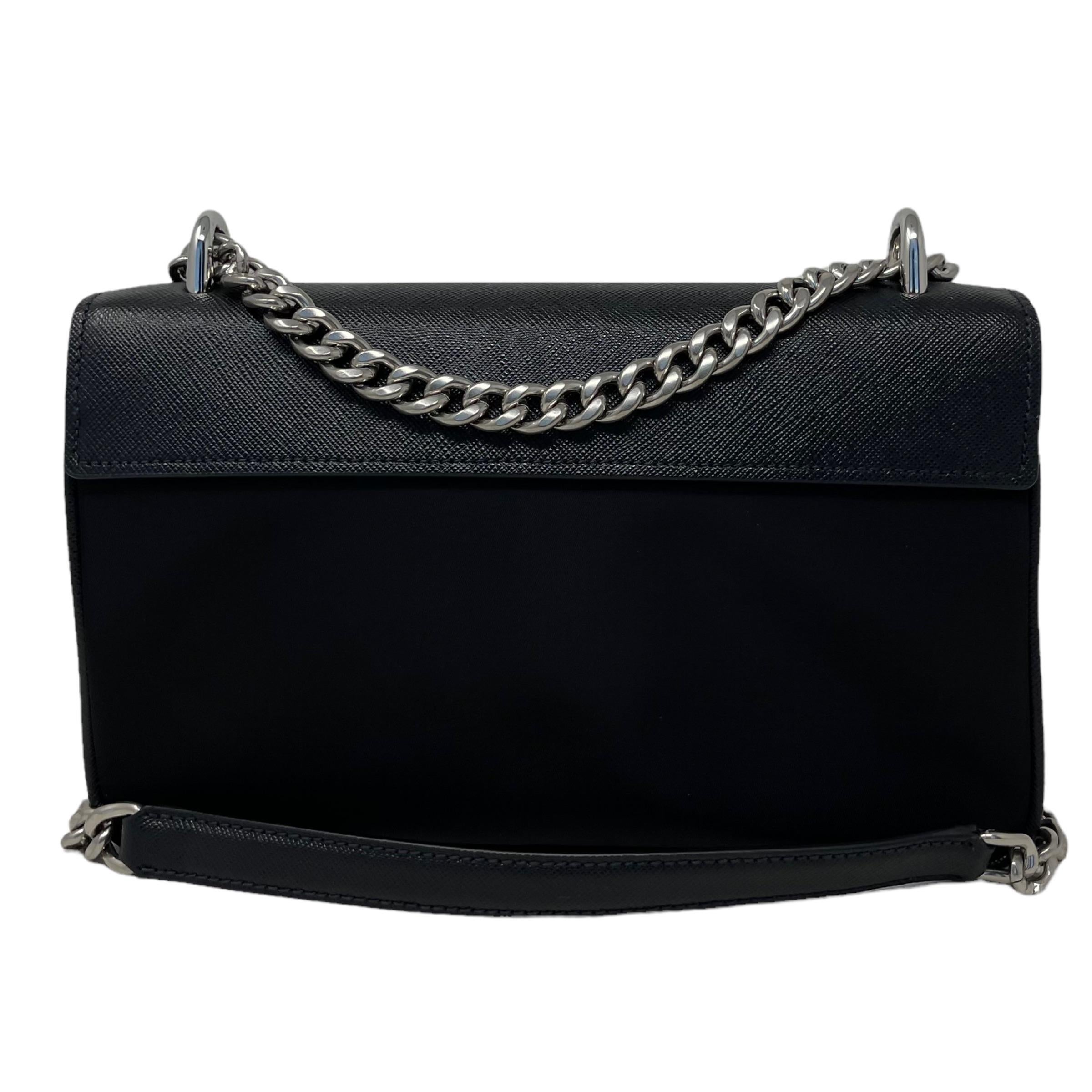 NEU Prada Schwarze Saffiano-Umhängetasche aus Leder im Angebot 1