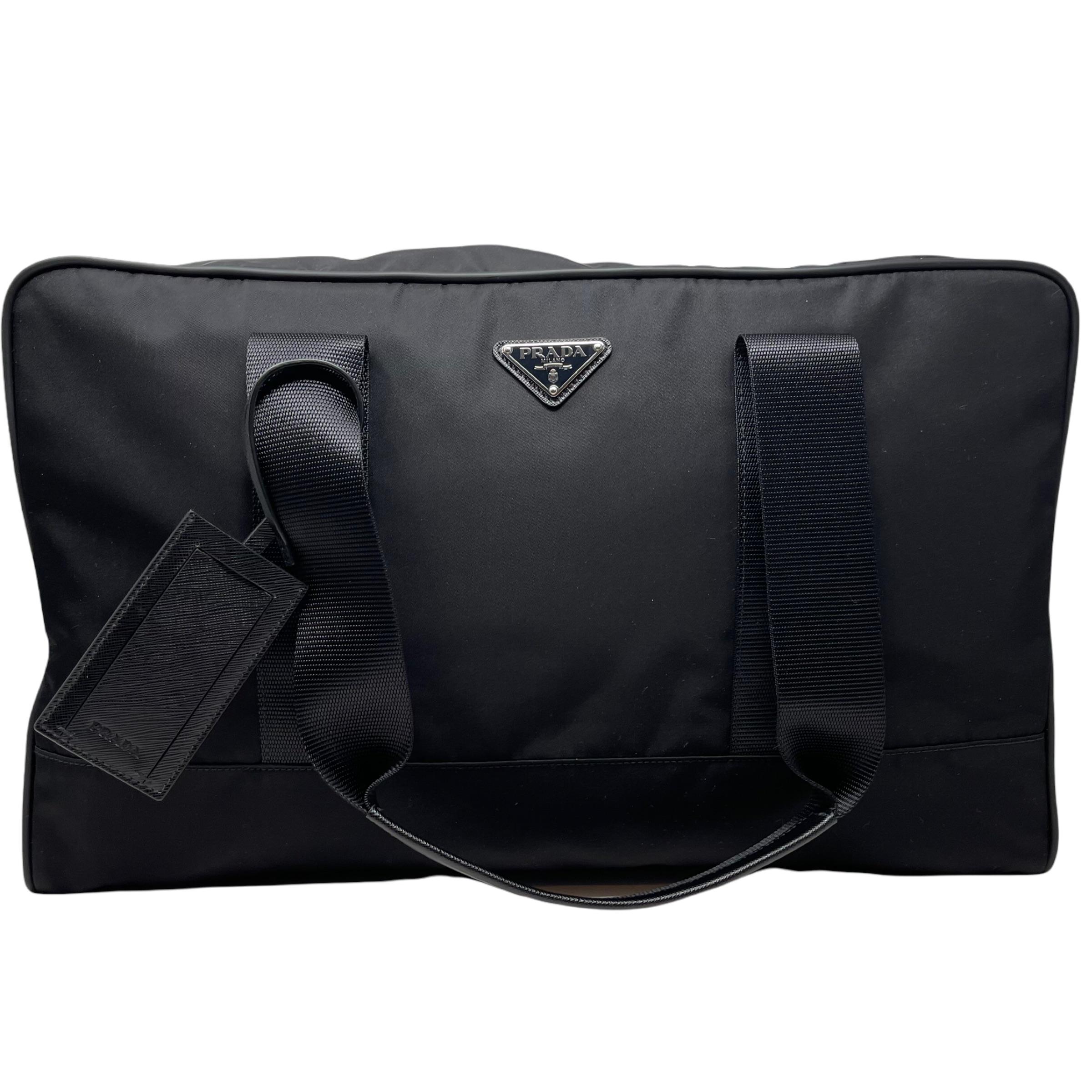 Neu Prada Schwarz Tessuto Nylon Boston Reisetasche

Garantierte Echtheit

DETAILS
Marke: Prada
Zustand: Brandneu
Kategorie: Reisetasche
Geschlecht: Unisex
Farbe: Schwarz
Material: Nylon
Reißverschluss oben
Abnehmbarer Schultergurt
1 Hauptfach
1