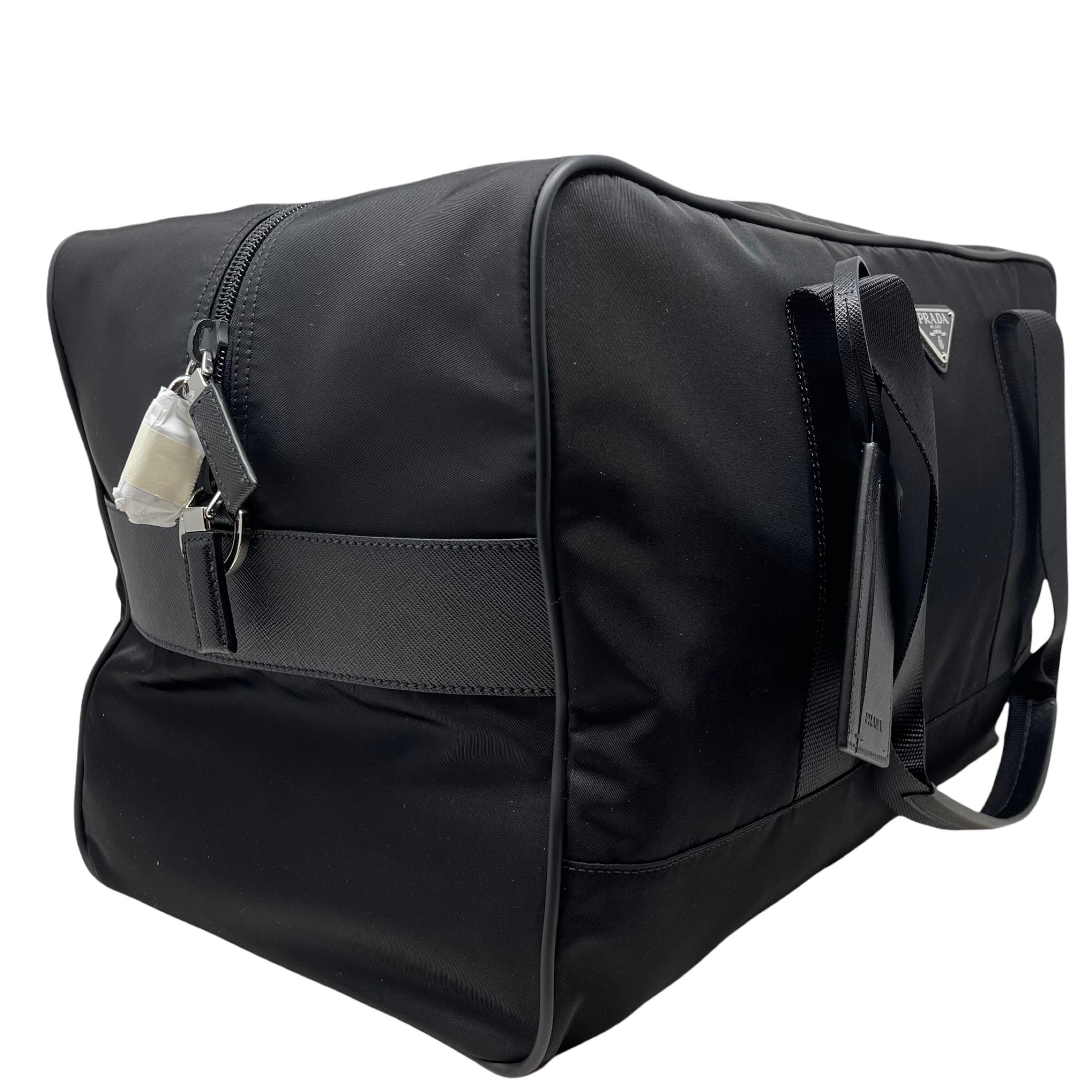 NEU Prada Schwarz Tessuto Nylon Boston Reisetasche im Angebot 2