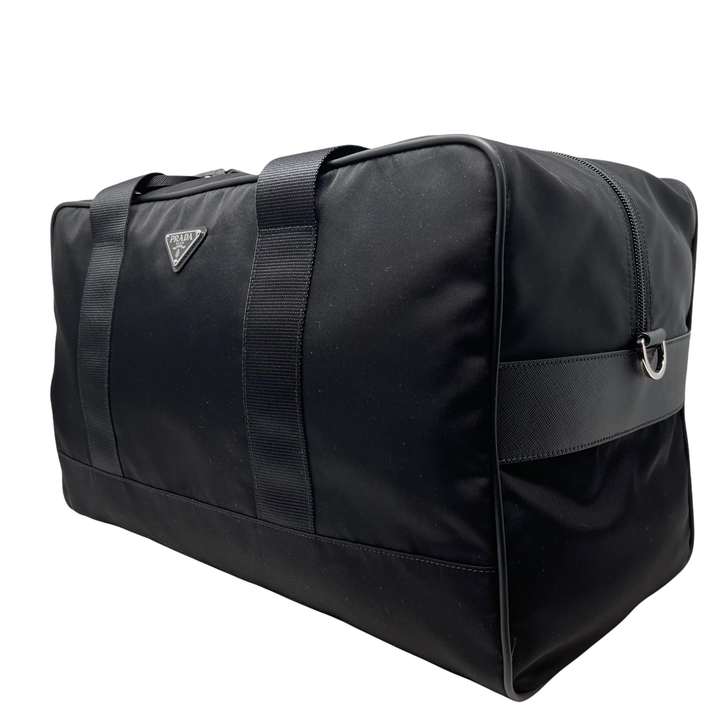NEU Prada Schwarz Tessuto Nylon Boston Reisetasche im Angebot 4