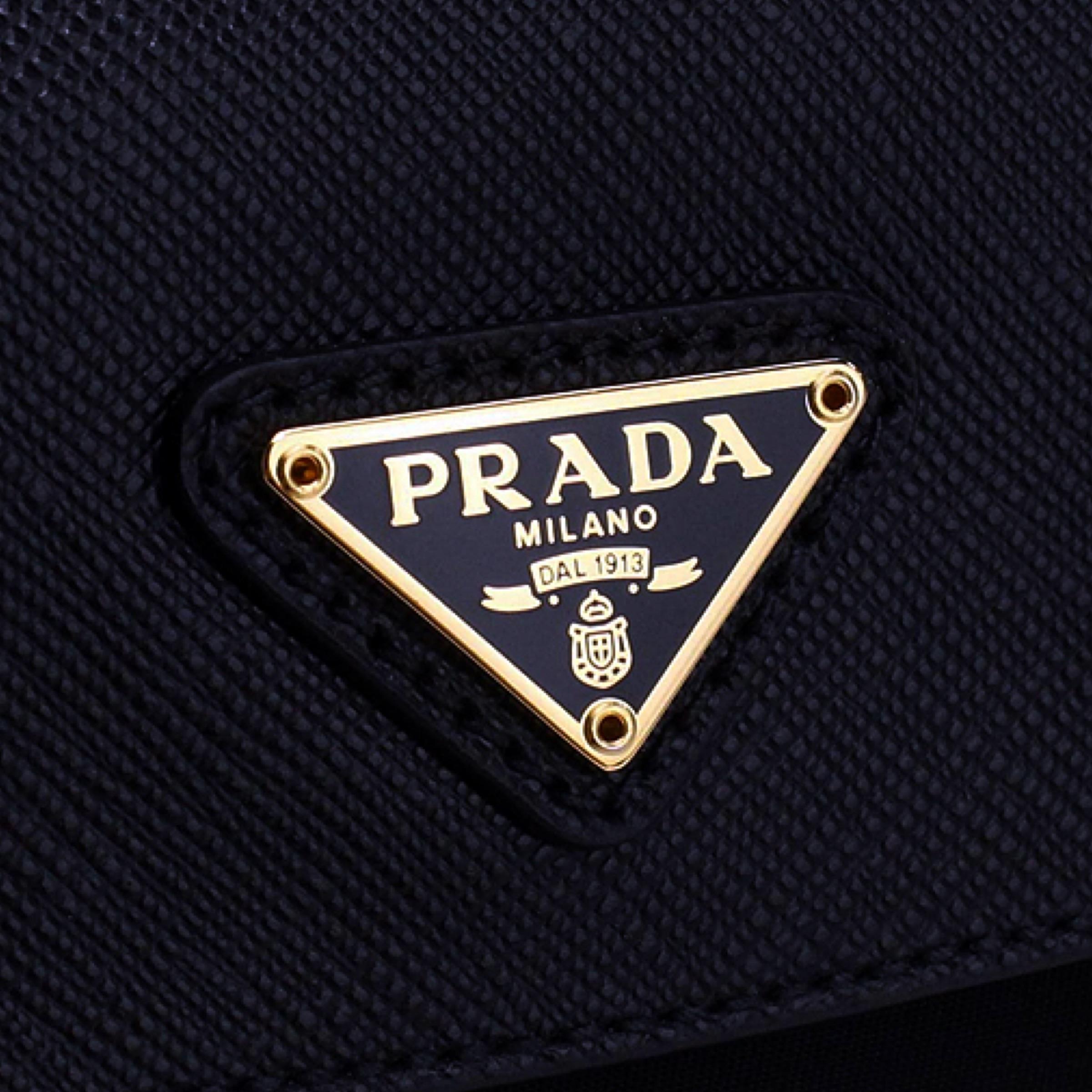 NEU Prada Tessuto Nylon-Clutch/Umhängetasche in Schwarz im Angebot 7