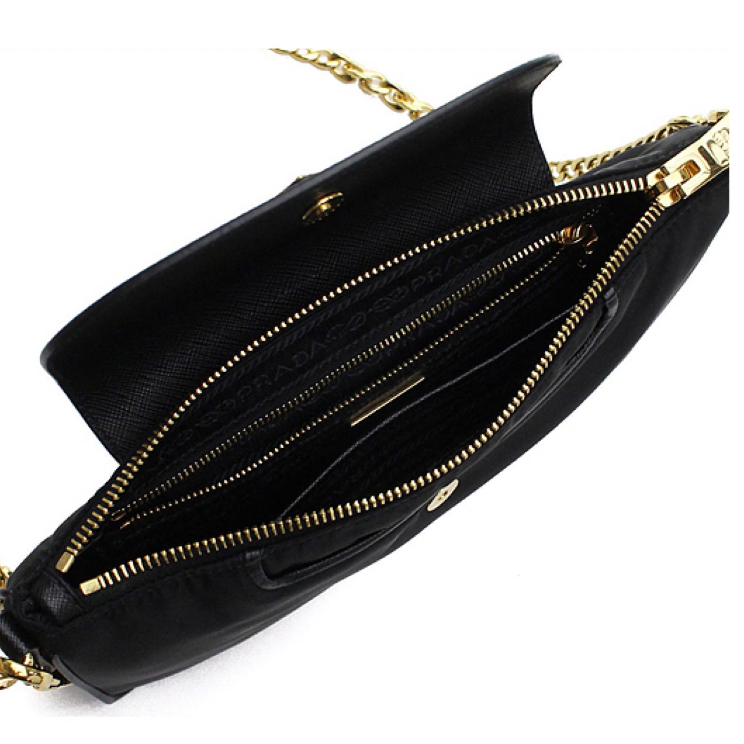 NEU Prada Tessuto Nylon-Clutch/Umhängetasche in Schwarz im Angebot 5