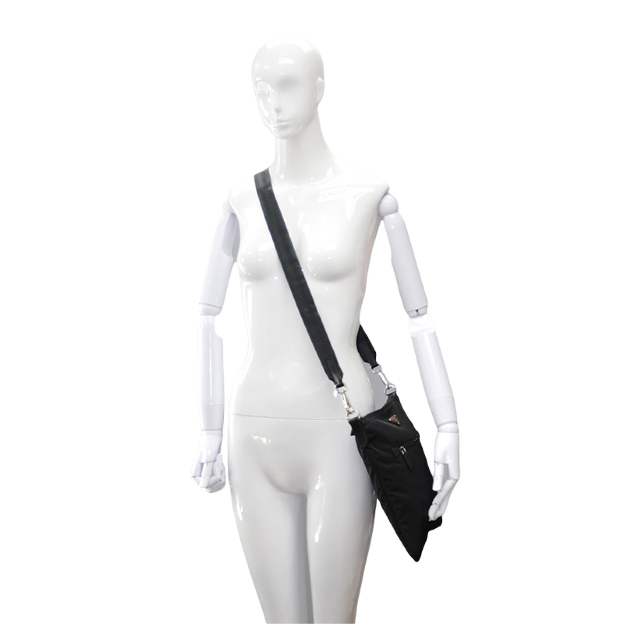 NEU Prada Schwarz Tessuto Messenger Crossbody Tasche aus Nylon 4