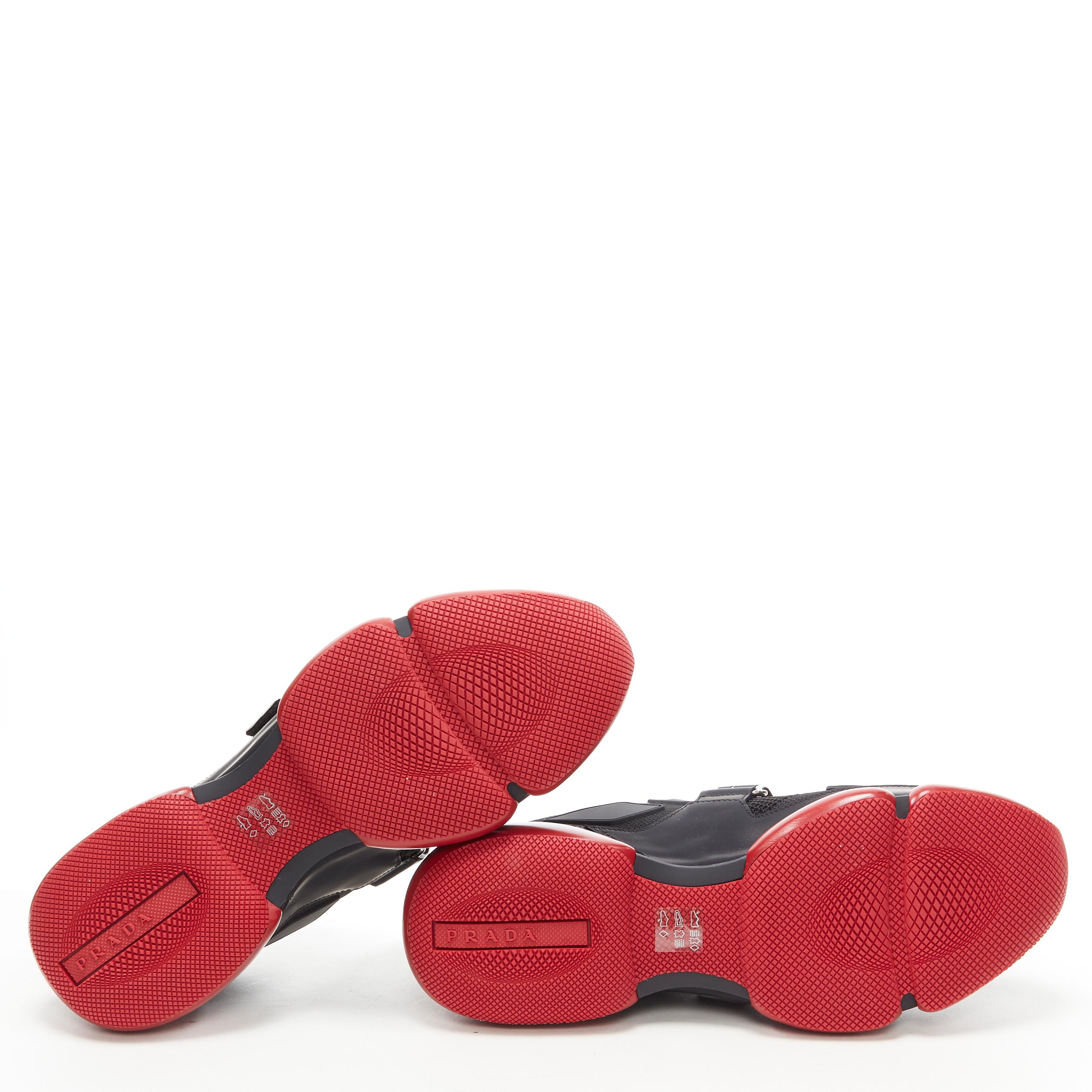 Noir Baskets basses PRADA Cloudbust noires et rouges avec logo en caoutchouc, neuves, taille UK 7,5 US 8,5