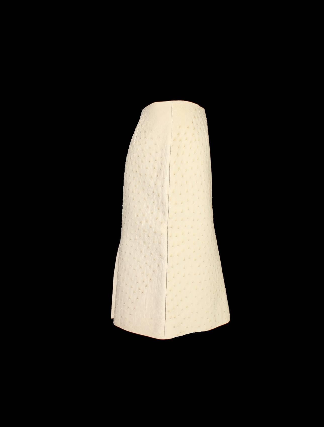 Beige Prada - Jupe en peau d'autruche exotique ivoire, état neuf en vente
