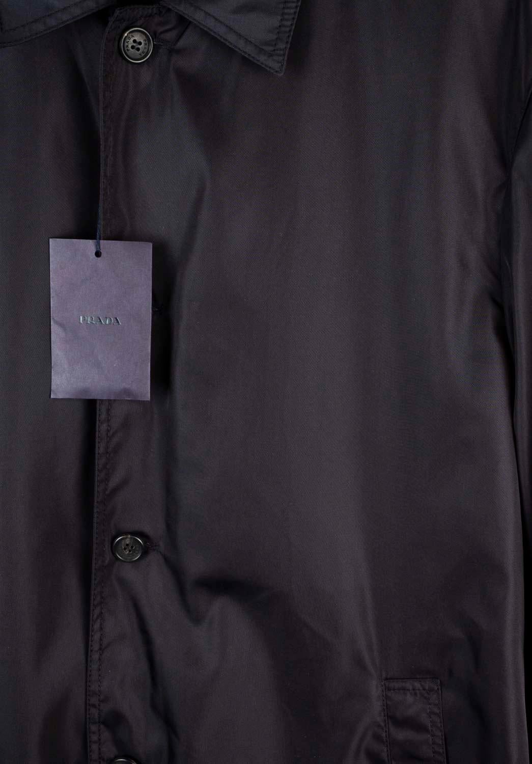 New Prada Men Classic Raincoat Nylon Long Jacket Size XL, S569 In New Condition For Sale In Kaunas, LT
