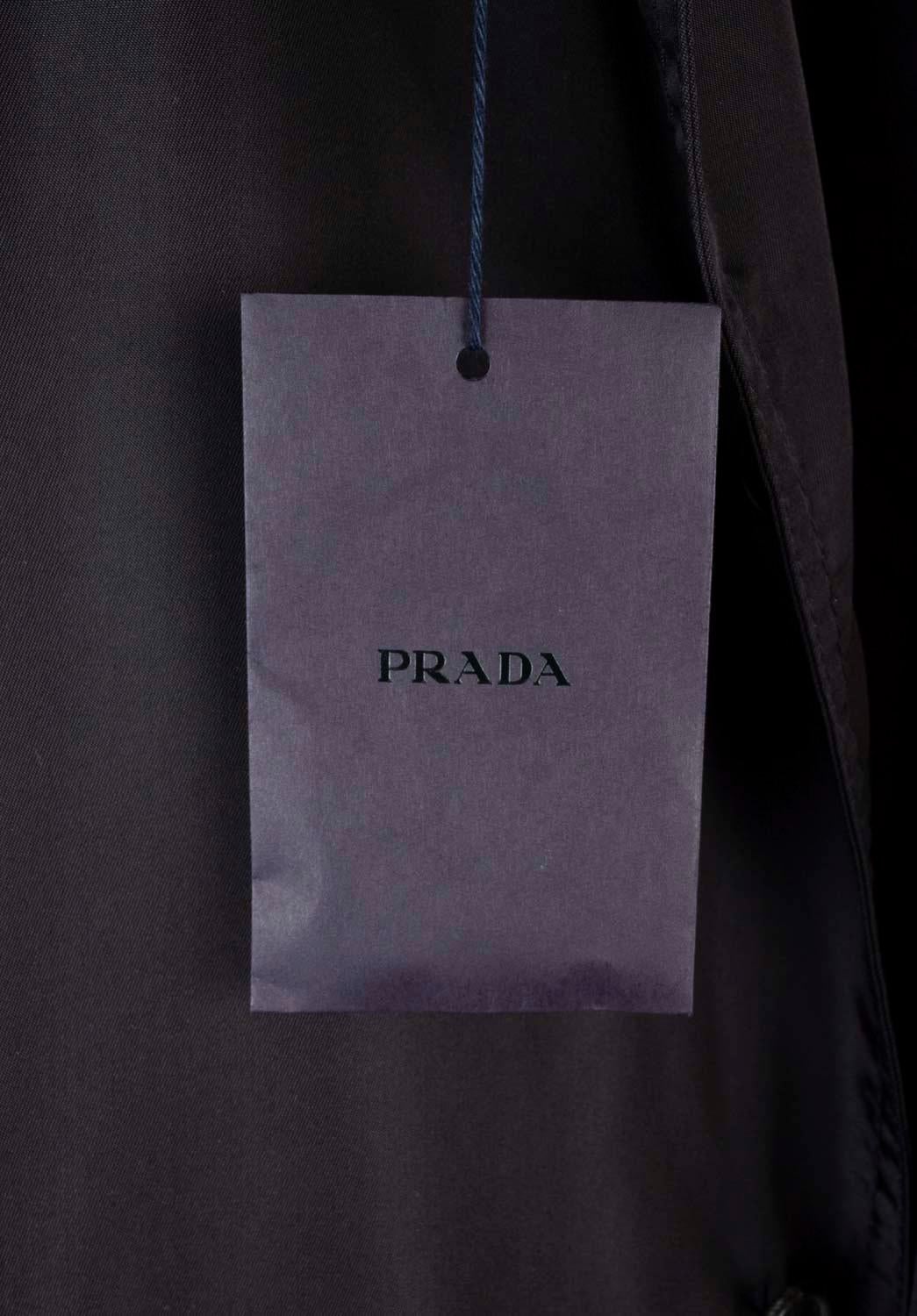 New Prada Men Classic Raincoat Nylon Long Jacket Size XL, S569 For Sale 4