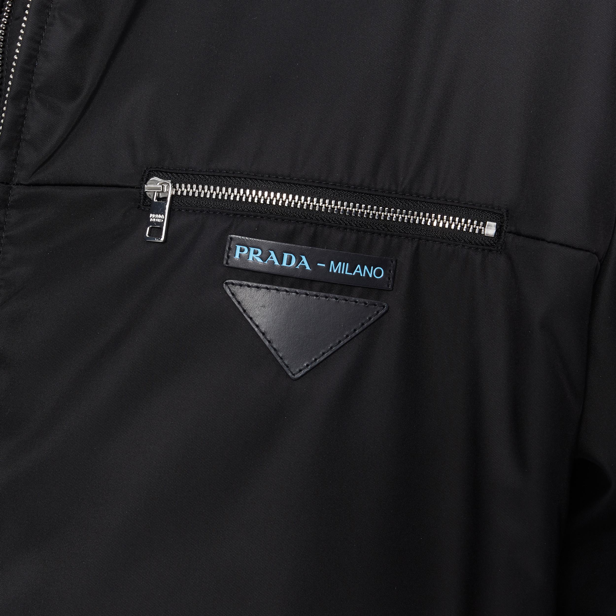 nuevo PRADA Nylon 2019 negro triángulo logo oversize chaqueta acolchada XXL Kanye
Referencia: TGAS/A05711
Marca: Prada
Diseñador: Miuccia Prada
Colección: 2019
Visto en: Scott Disick
Material: Nylon
Color: Negro
Patrón: Sólido
Cierre: