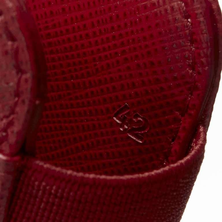nouveau PRADA Symbole Triangle logo cuir saffiano pochette téléphone lanyard sac rouge en vente 1
