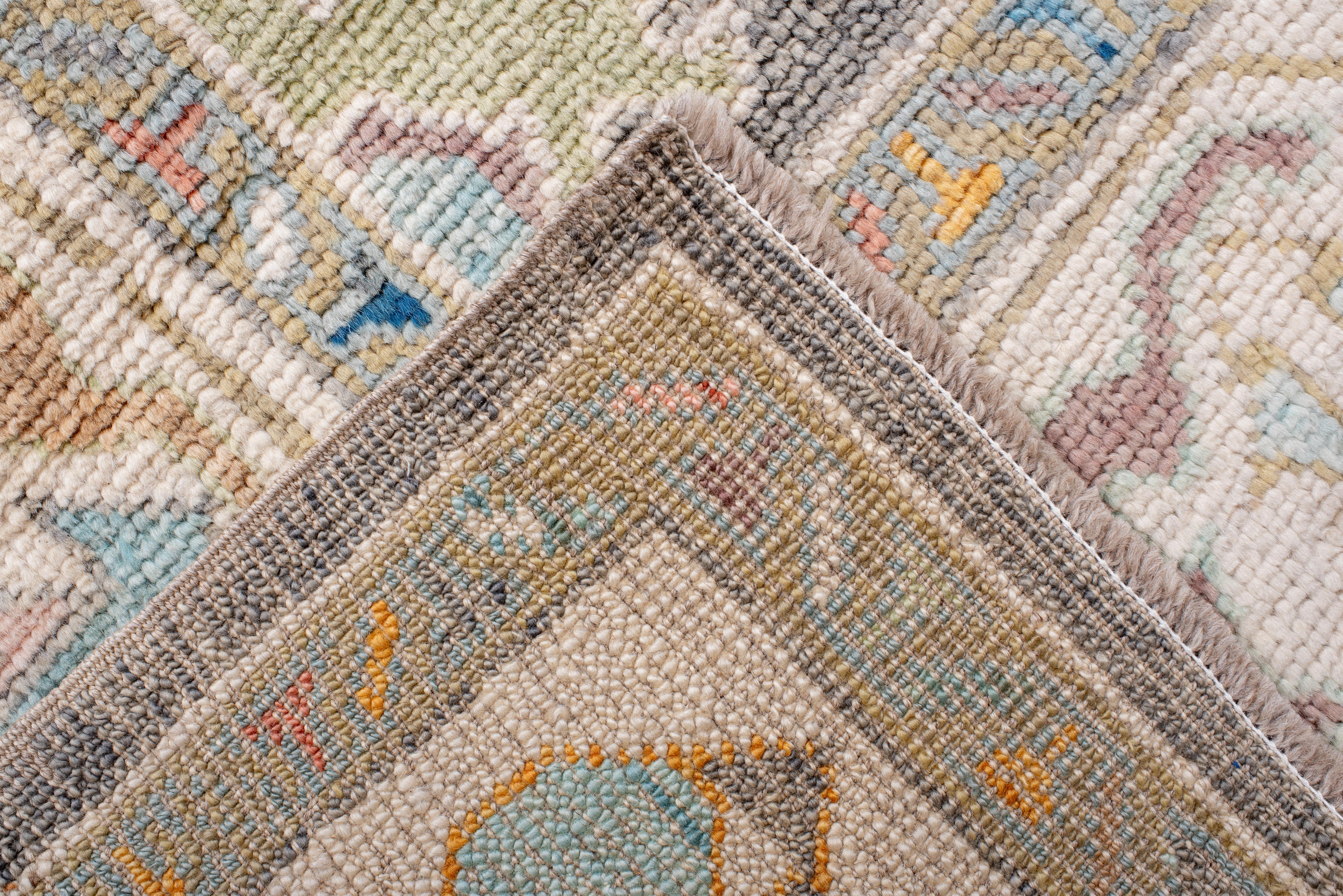 XXI secolo e contemporaneo Tappeto Oushak di ispirazione vintage di nuova produzione in vendita