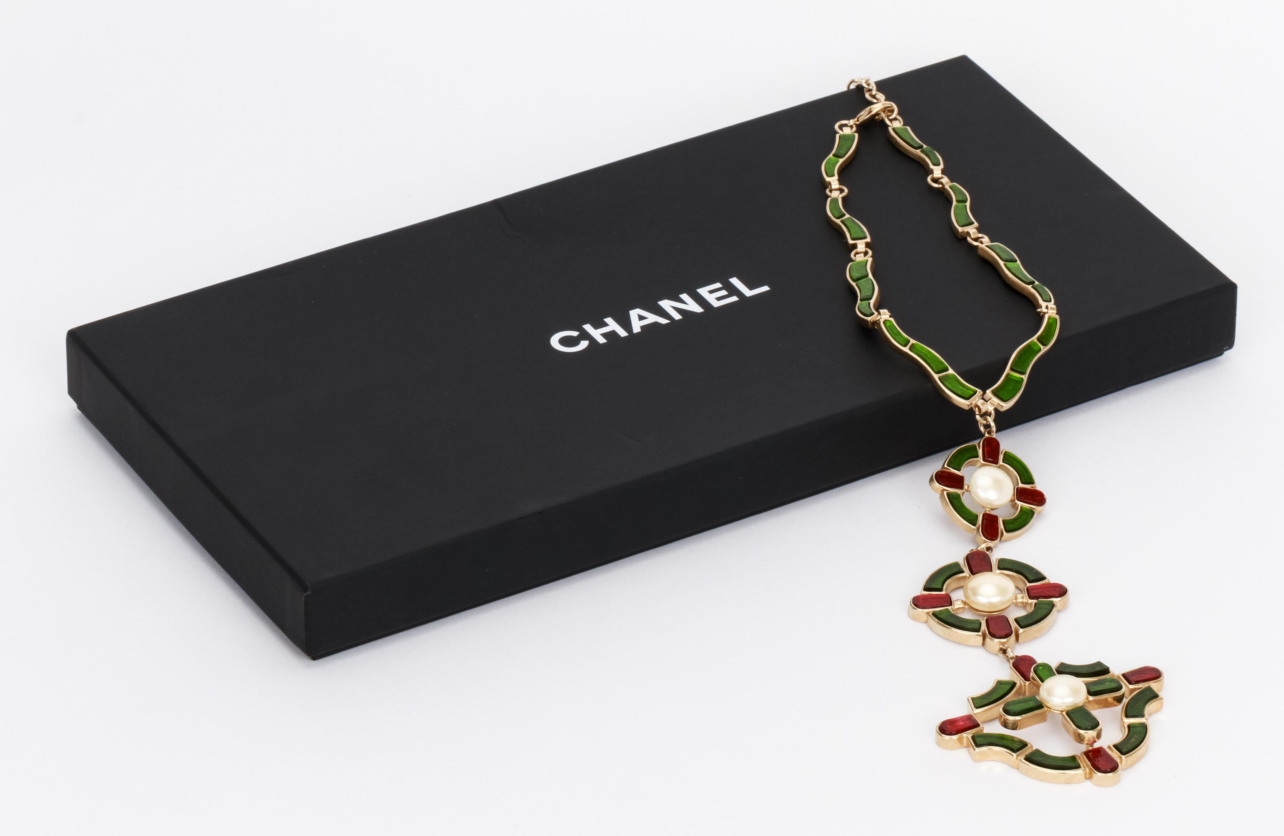 New Rare Chanel Triple Pendant Gripoix Necklace For Sale 3