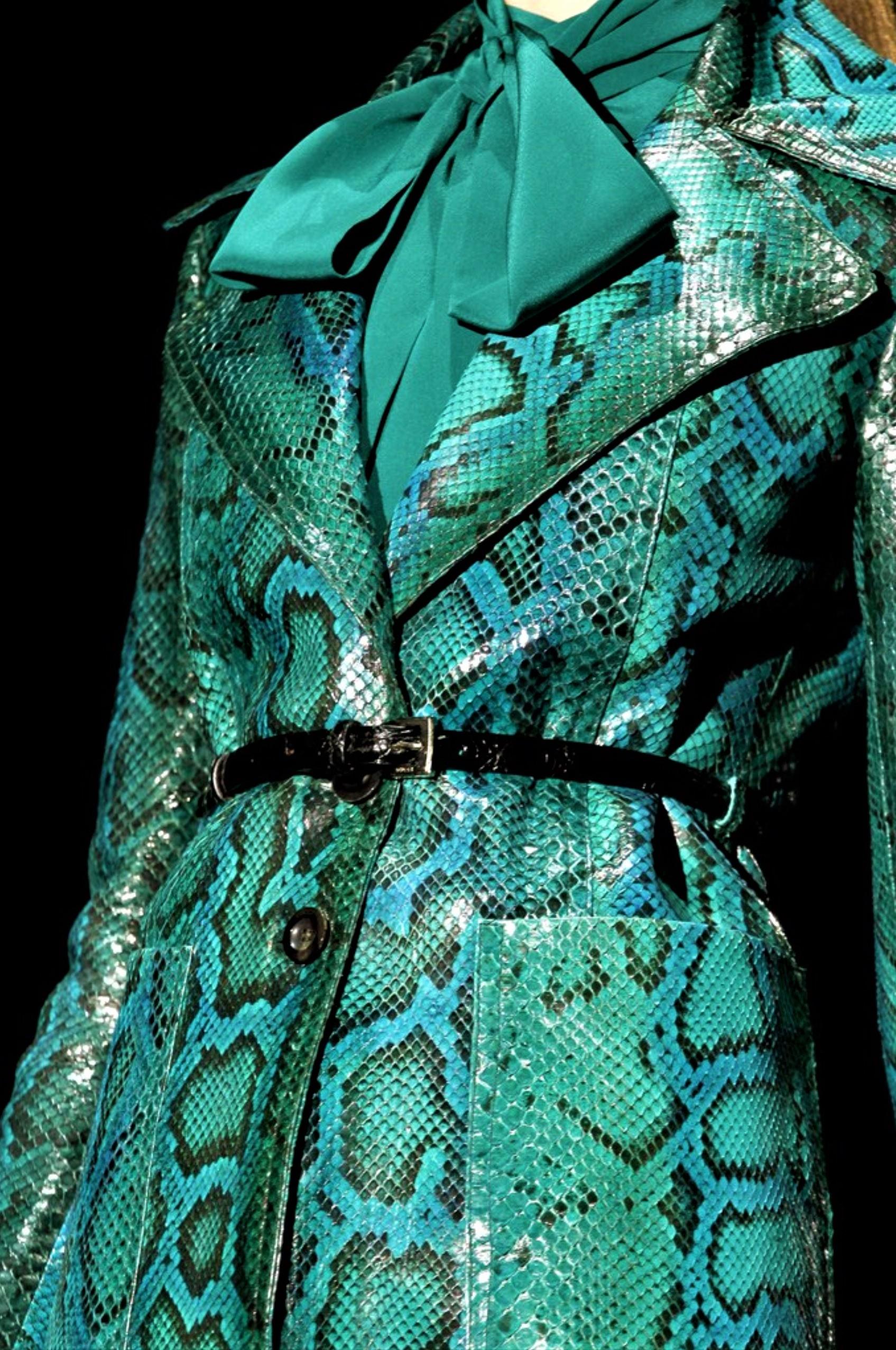 Seltener Gucci 90. Jahrestag Python-Schlangenhaut-Mantel-Blazer $14,650 Damen im Angebot