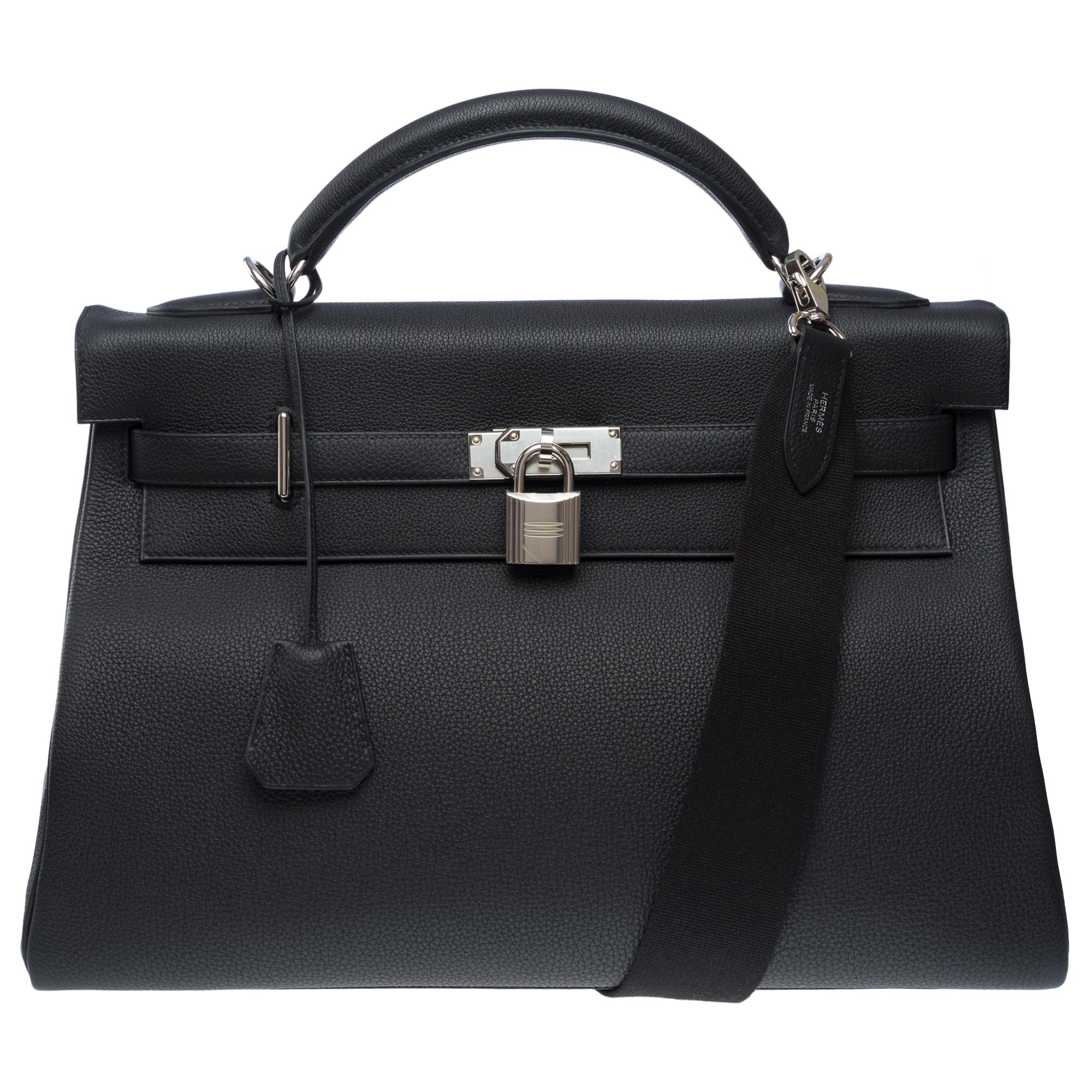 New Rare Hermès Kelly 42 Max in Black Togo leather, SHW In New Condition In Paris, IDF