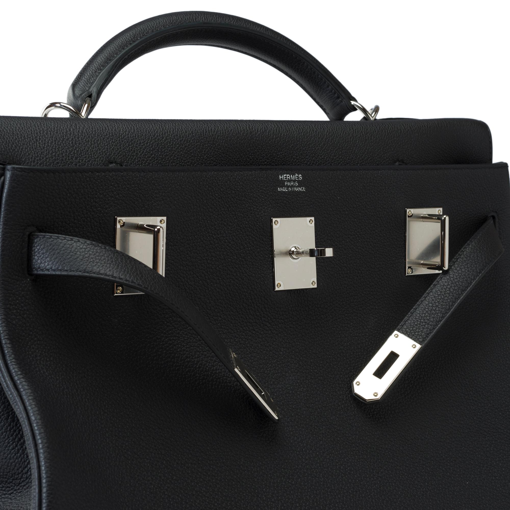 New Rare Hermès Kelly 42 Max in Black Togo leather, SHW 3