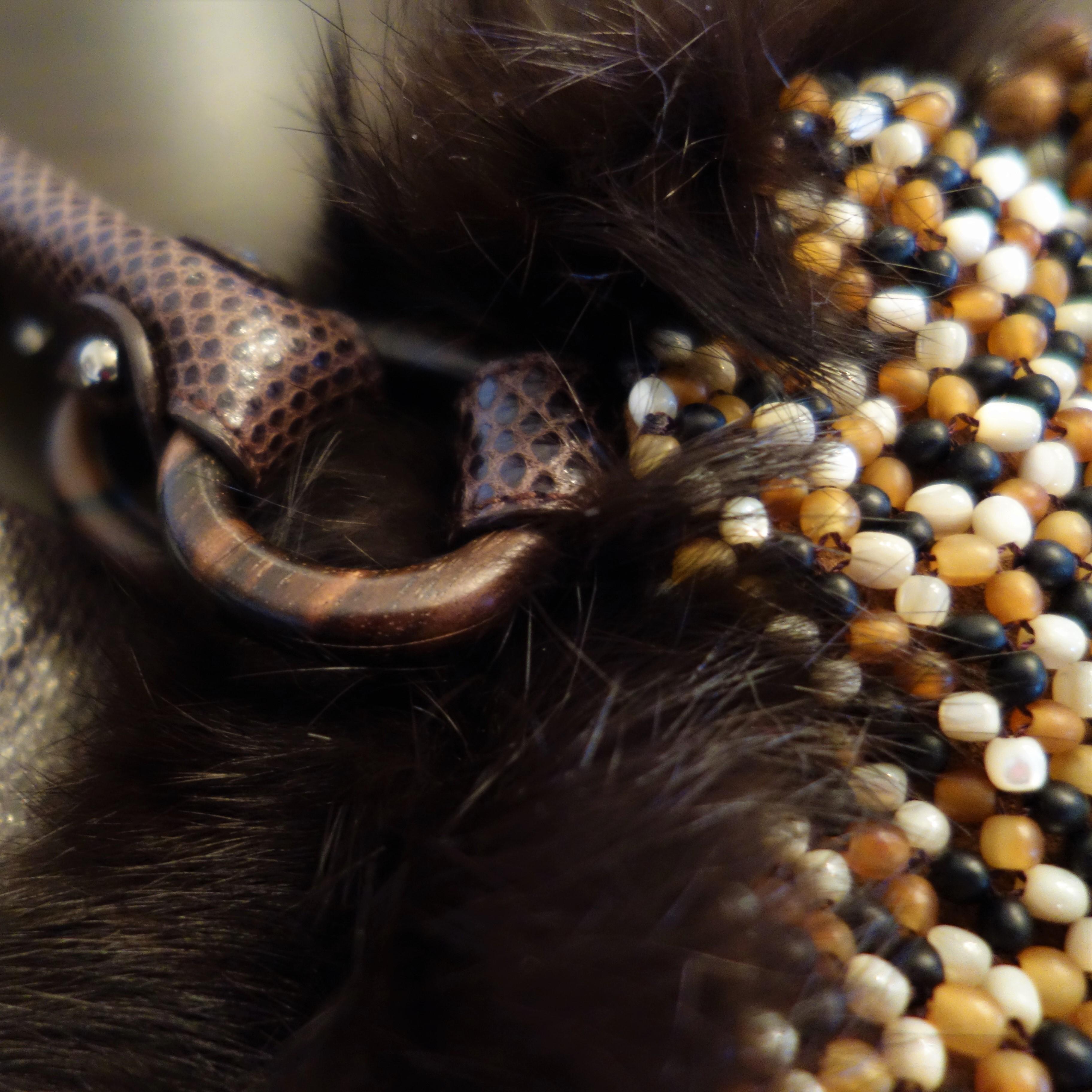 Seltene Salvatore Ferragamo Nerz gefütterte Holztasche mit Perlen und Schlangenhaut mit Etiketten, neu im Angebot 5