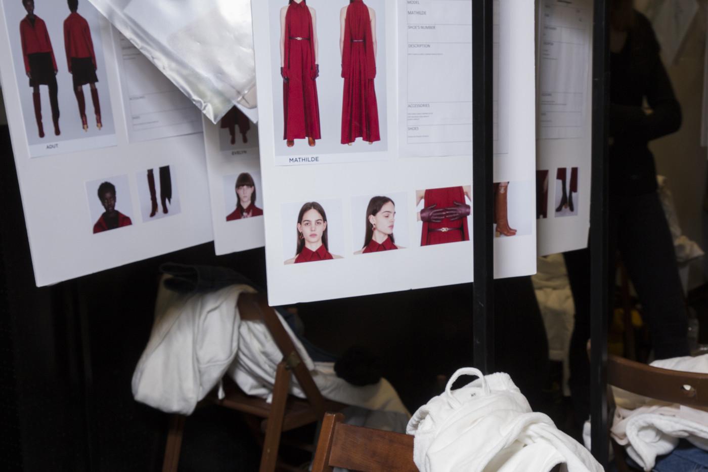 New Rare Salvatore Ferragamo Red Silk Dress F/W 2018  With Tags $3200 Sz 40 For Sale 9