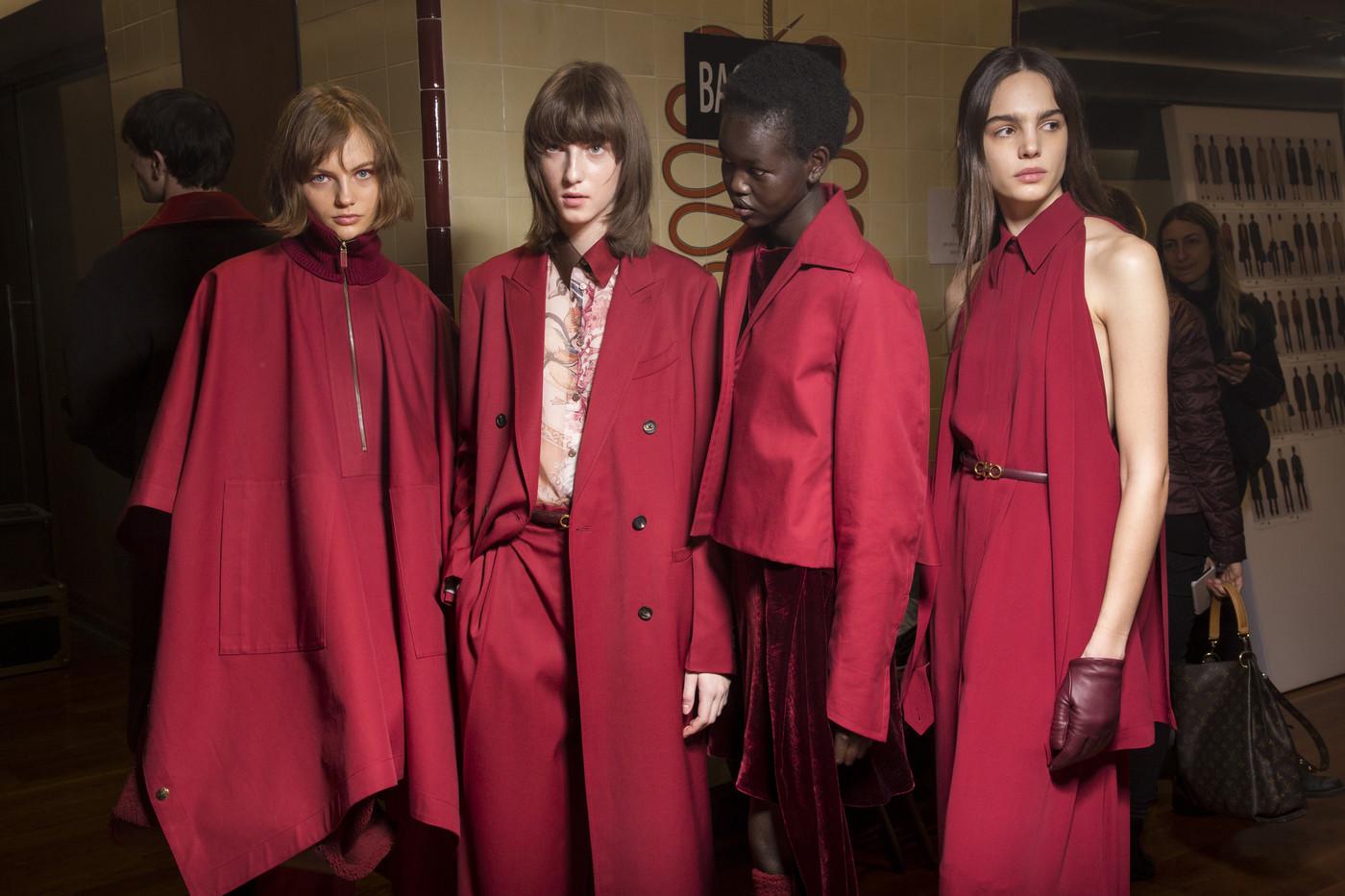 Women's New Rare Salvatore Ferragamo Red Silk Dress F/W 2018  With Tags $3200 Sz 40 For Sale