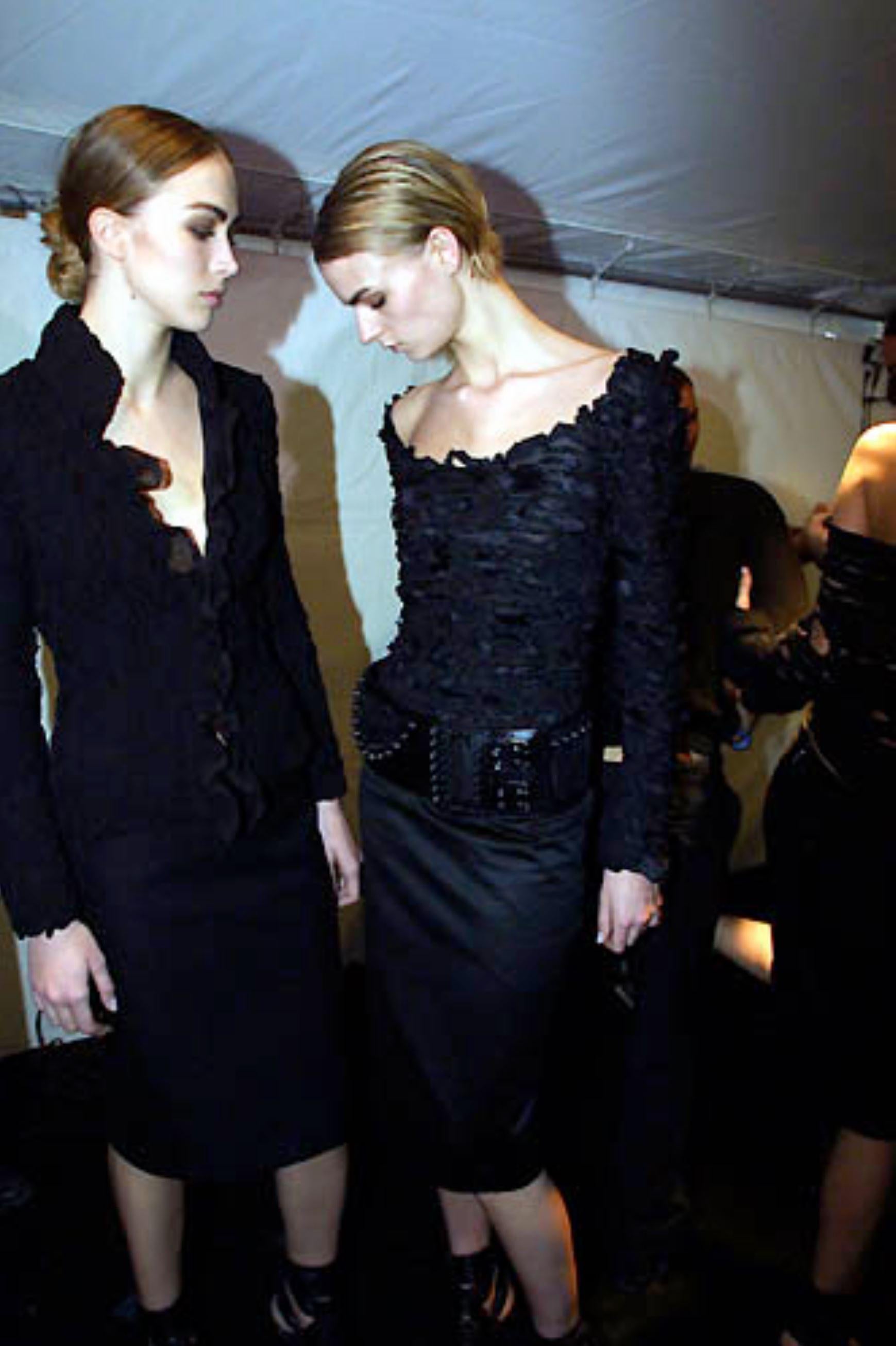 $2210 New Rare Tom Ford for Yves Saint Laurent YSL F/W 2001 Runway Jacket Blazer en vente 3
