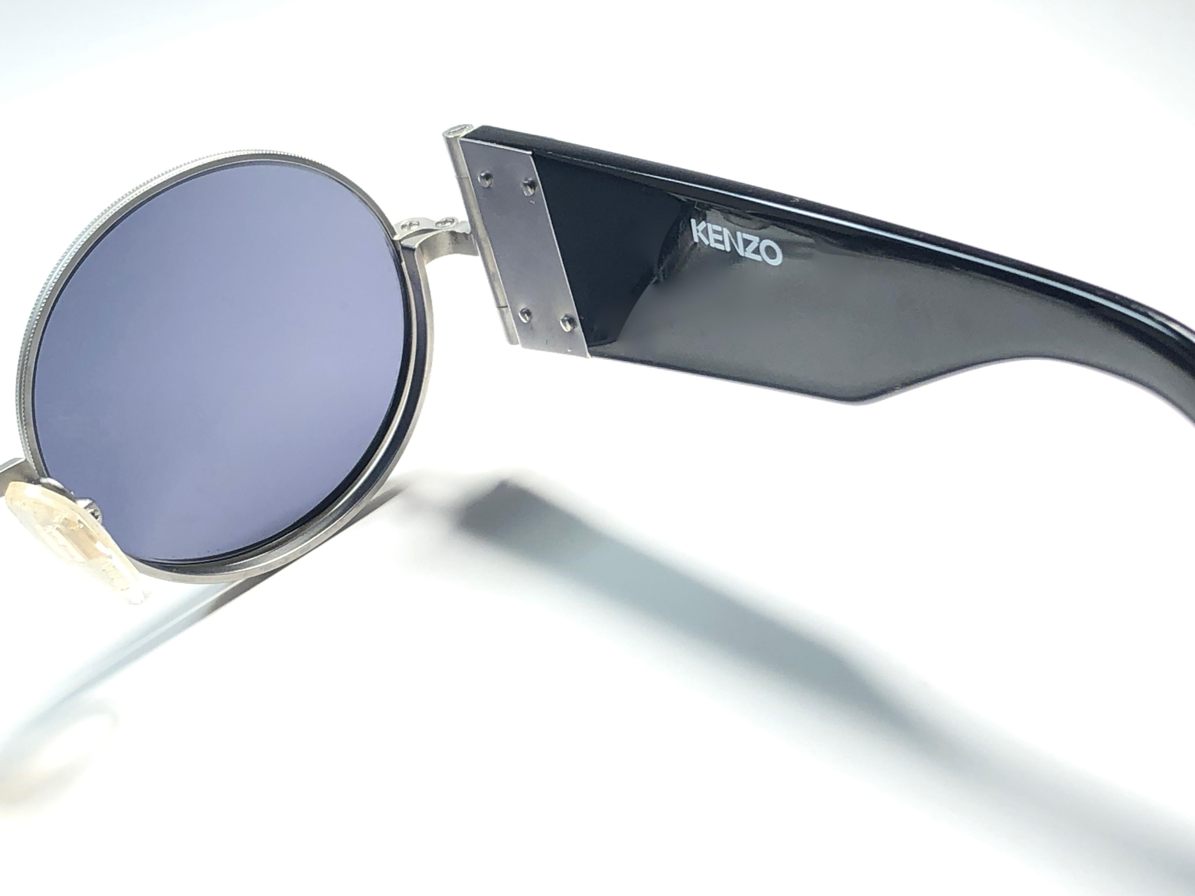 Seltene Vintage Kenzo Klappbare Silber-Sonnenbrille mit Scharnier, 1980er Jahre im Angebot 1