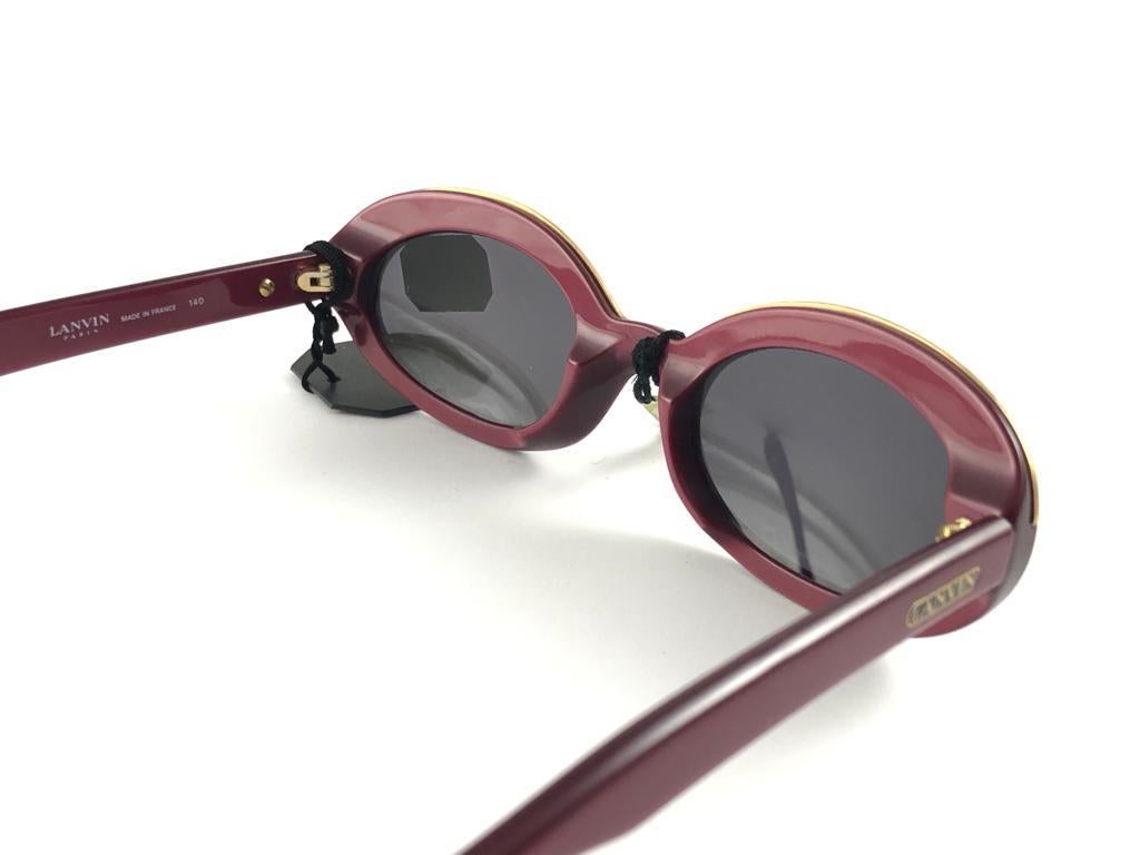 Lanvin - Lunettes de soleil vintage rares « Candie » framboise et masque doré, 1980, état neuf en vente 3