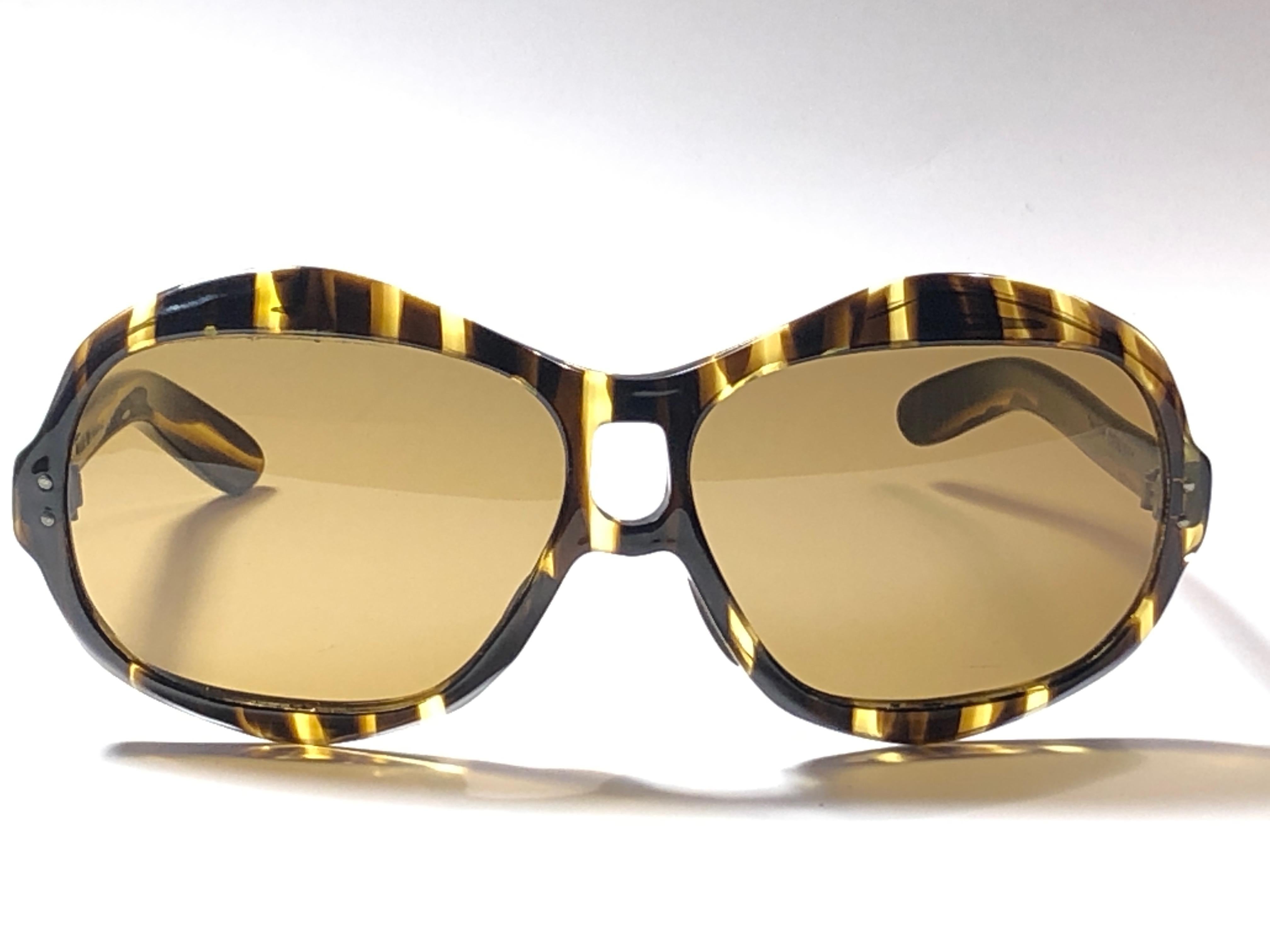 New Rare Vintage Philippe Chevallier Dark Tortoise Oversized 1960's Sunglasses In New Condition For Sale In Baleares, Baleares