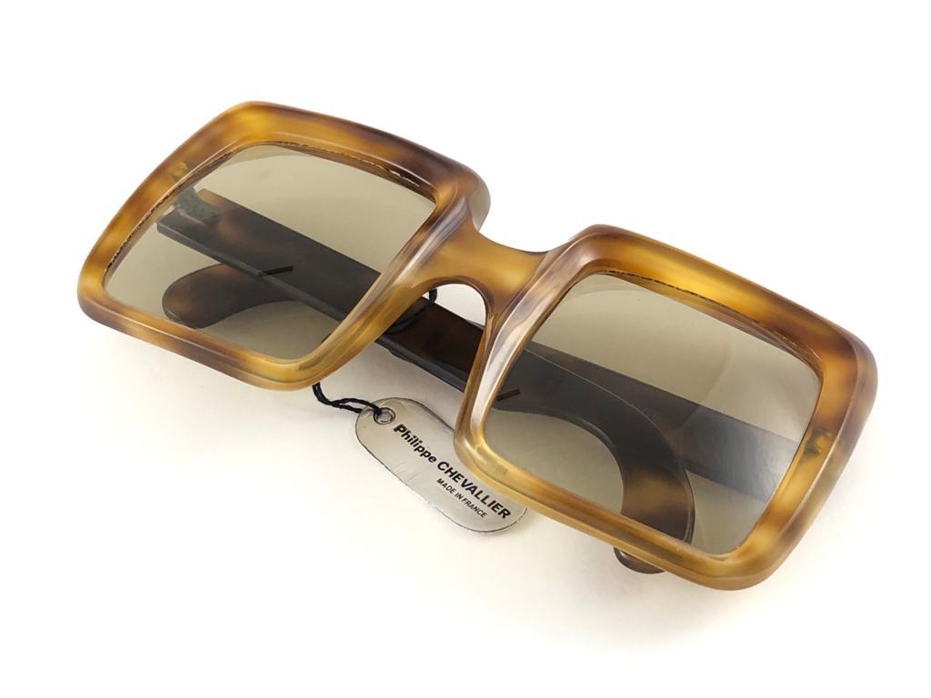New Rare Vintage Lanvin by Philippe Chevallier Oversized 1960's Sunglasses en vente 3