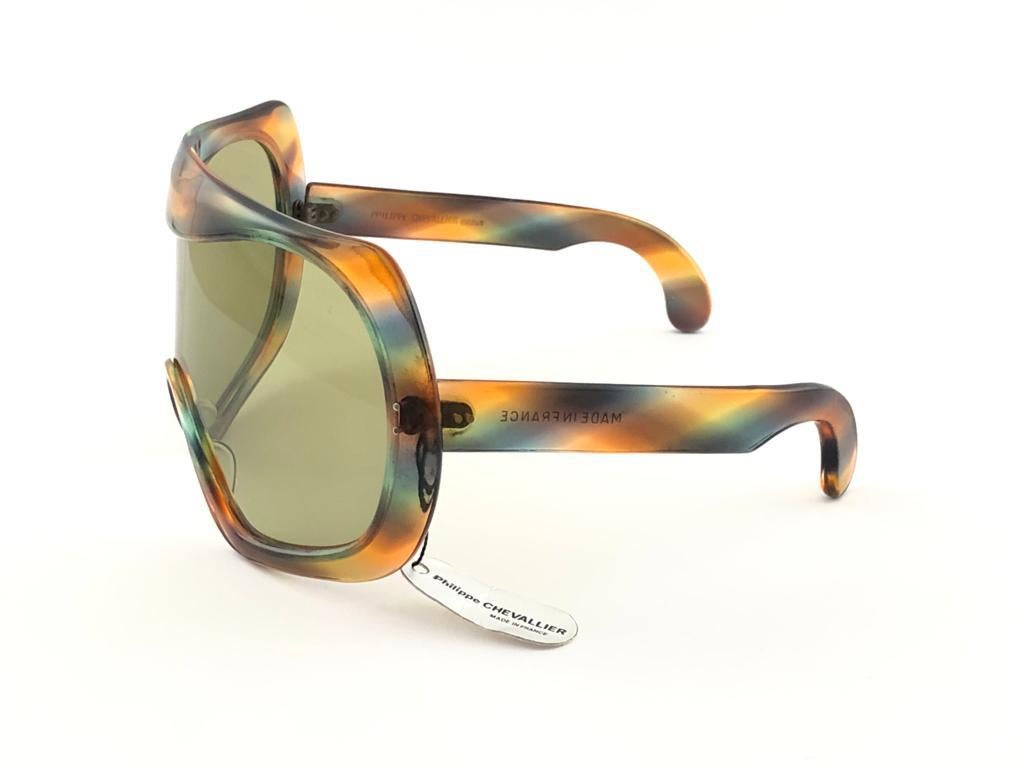 Beige New Rare Vintage Philippe Chevallier Multicolor Mono Lens 1960 Sunglasses en vente