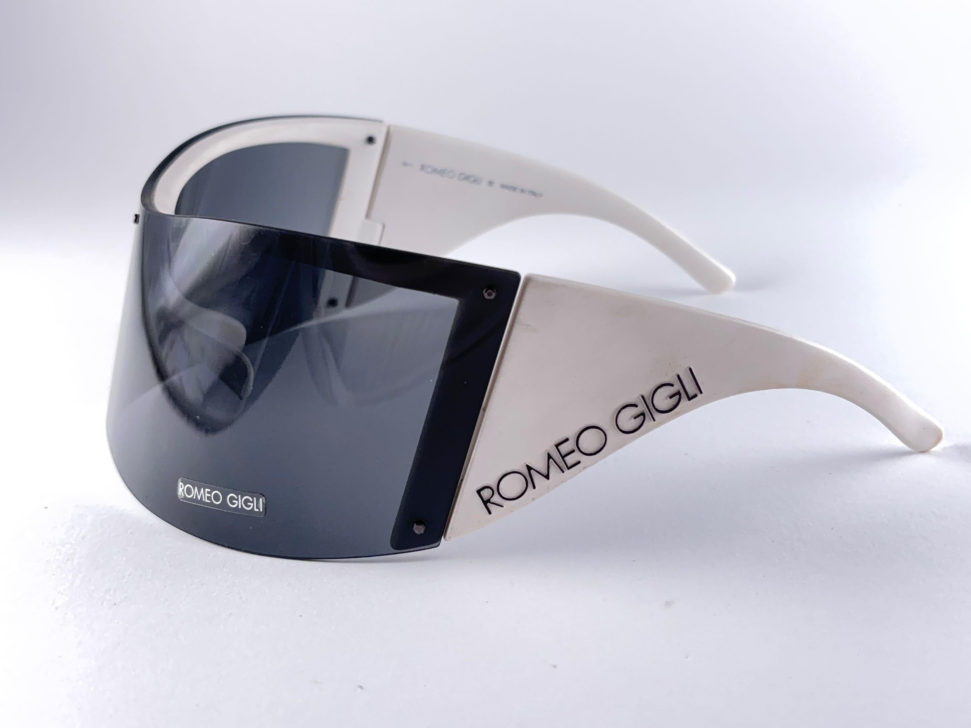 Gray New Rare Vintage Romeo Gigli RG66502 Mask Collector Item Sunglasses For Sale