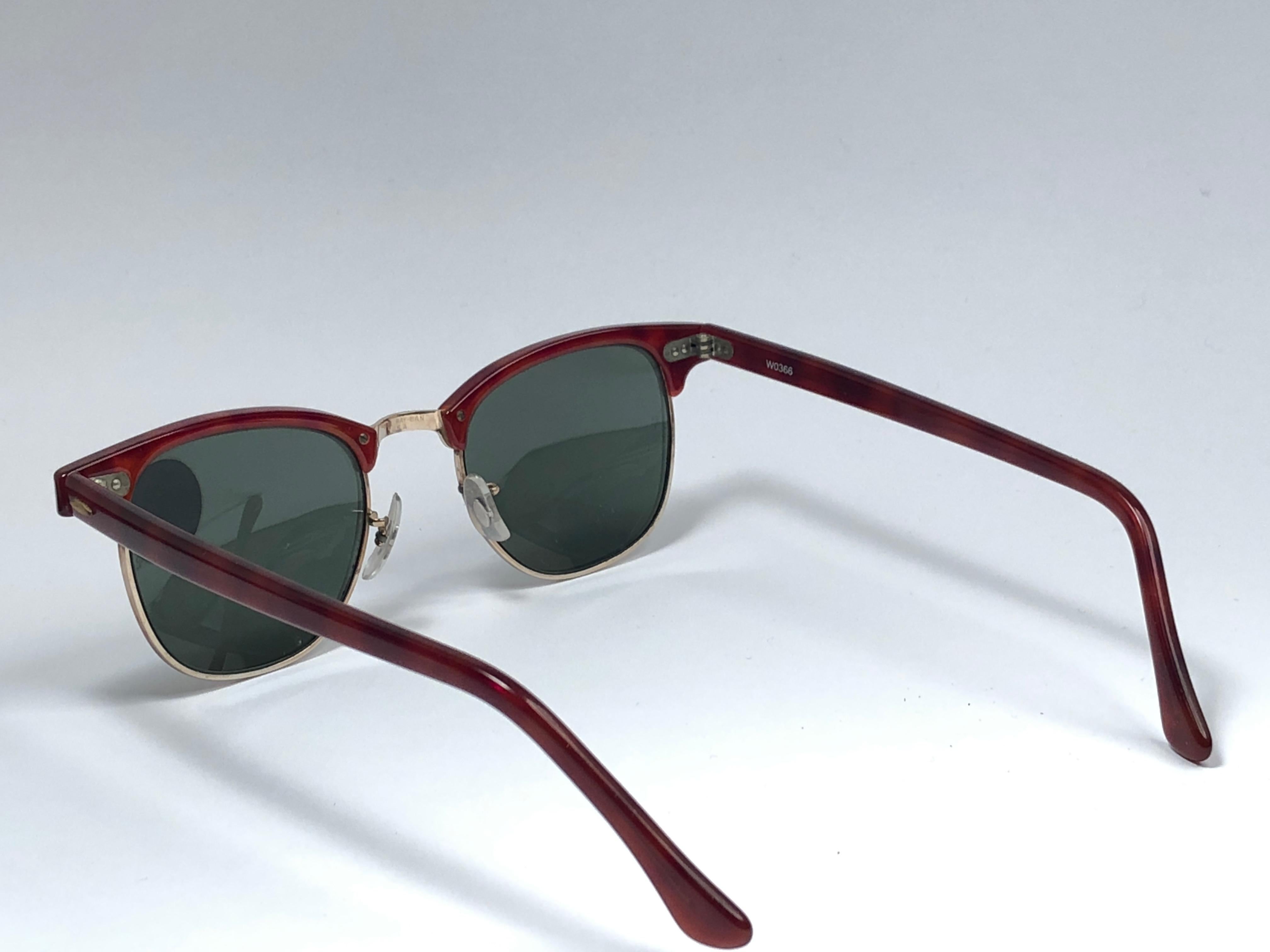 New Ray Ban Clubmaster Deep Red & Gold Edition G15 Lens B&L USA 80's Sunglasses In New Condition In Baleares, Baleares